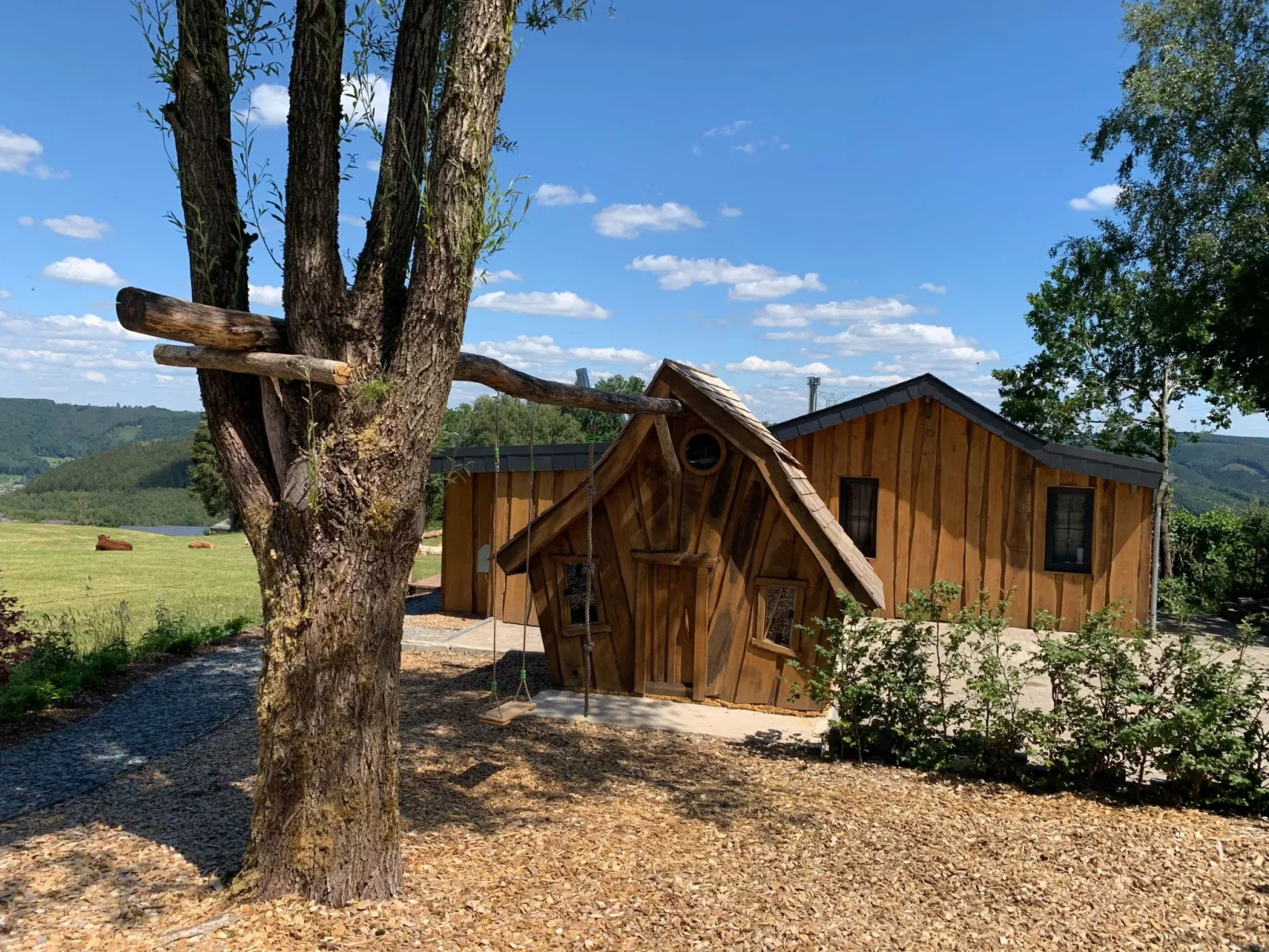 Landhaus mit Hallenbad-Buiten