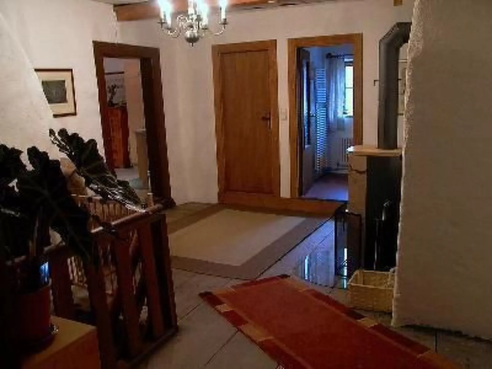 Große Wohnung im ersten Stock, mit großem Garten-Binnen