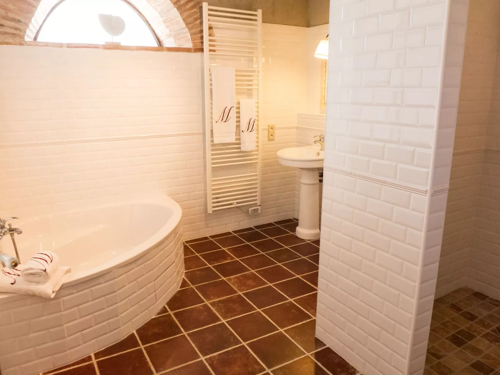 2 hochwertige Mas mit privatem Pool und Blick auf die Landschaft-Binnen