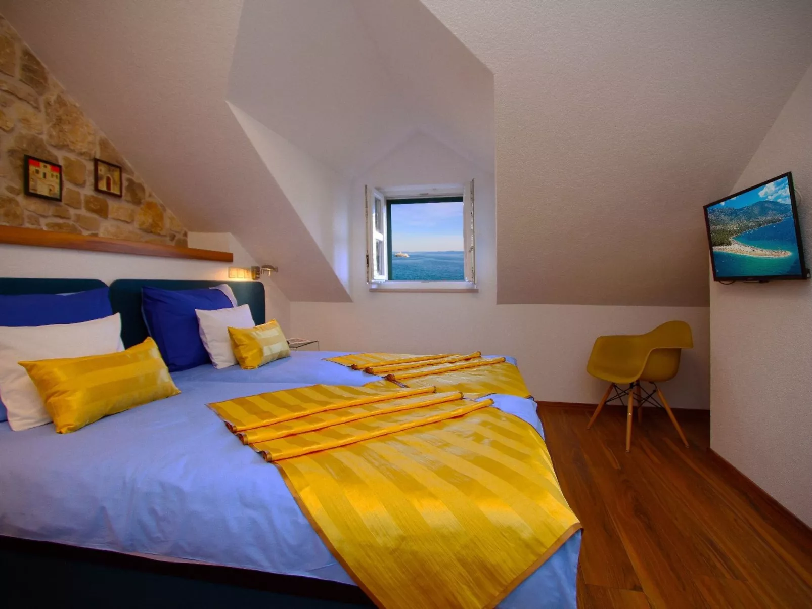 In Bol mit privatem Parkplatz-Binnen