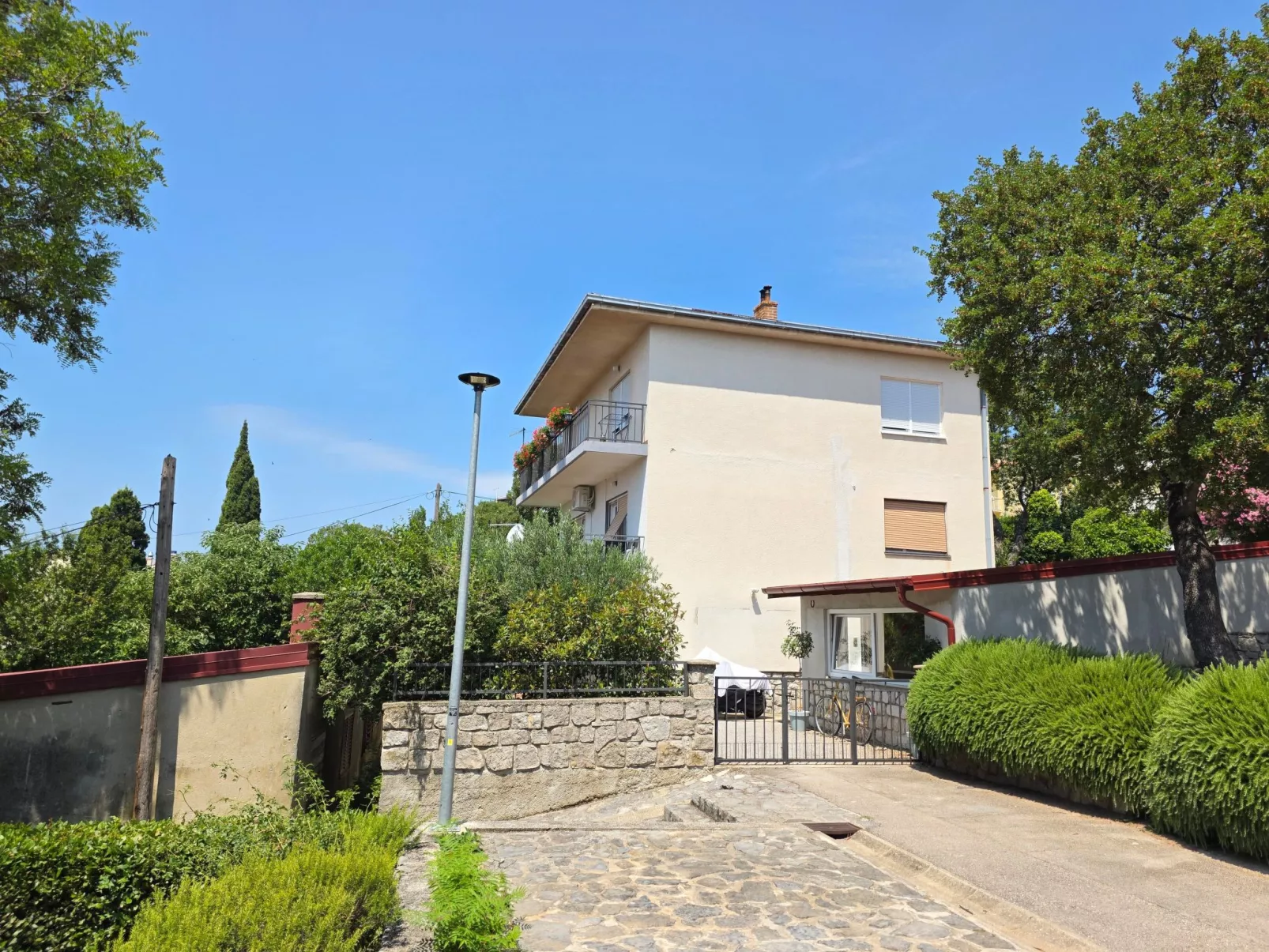 Wohnung für 4 Pers. mit Balkon, tolle Lage-Image-tags.info