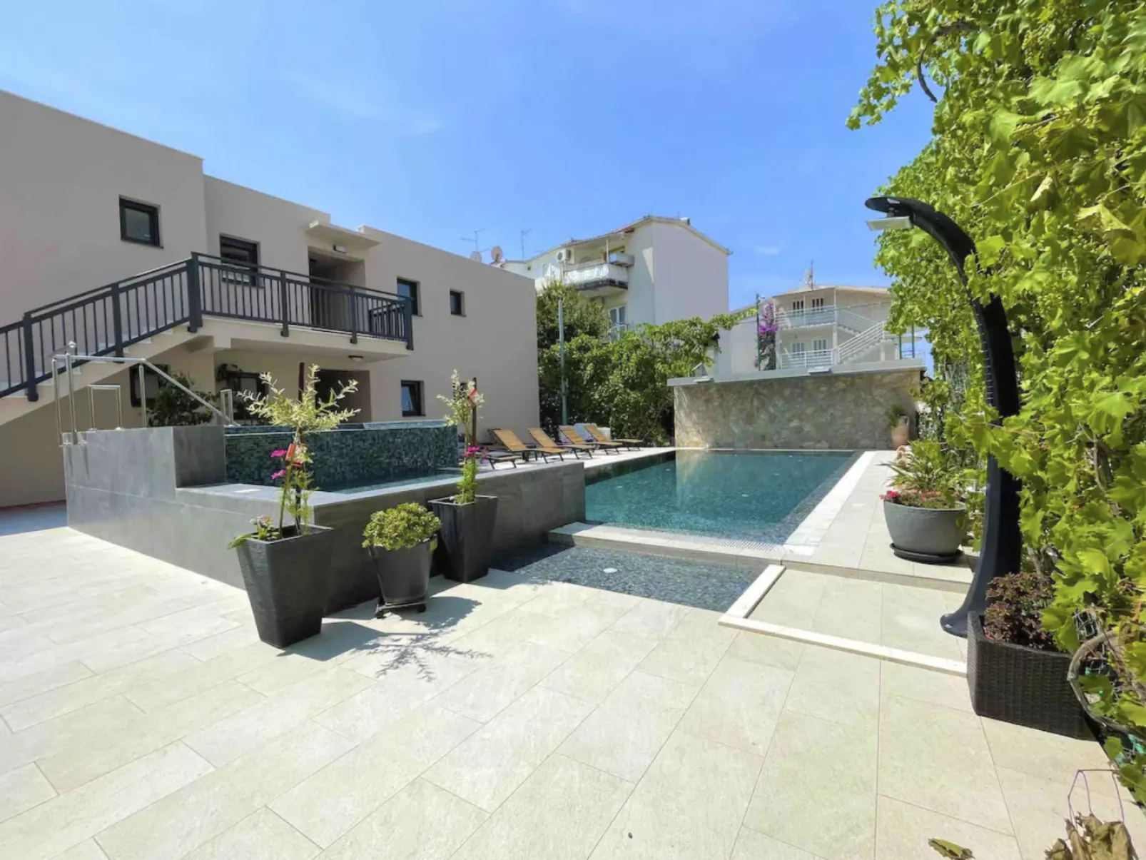 Charmante Wohnung A4 - Villa Ana-Buiten