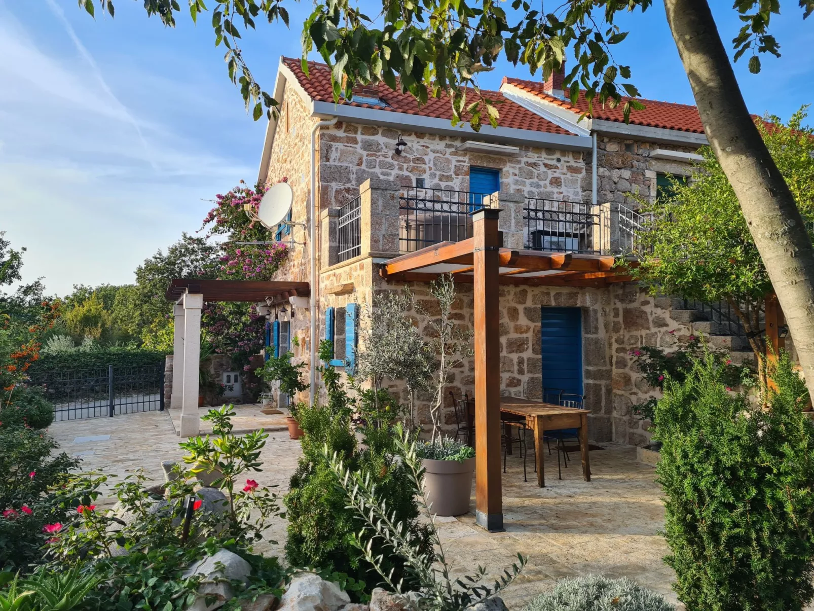 Altes Steinhaus Goranova Kuca-Buiten