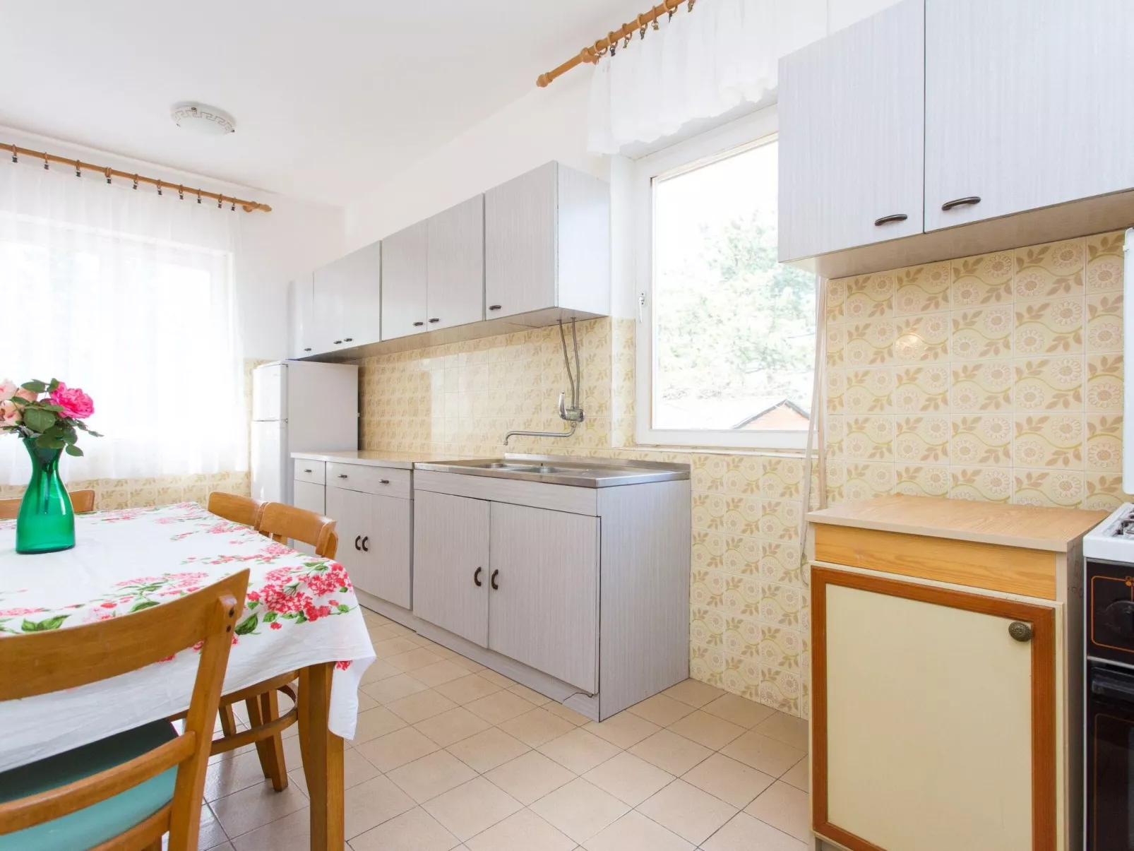 Appartement "Apartman Ester" mit Terrasse-Binnen