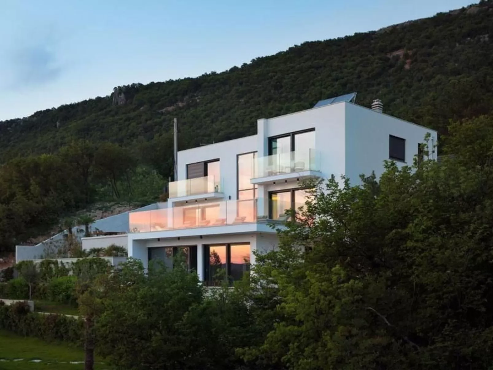 Designferienhaus mit Hot Tub-Image-tags.info