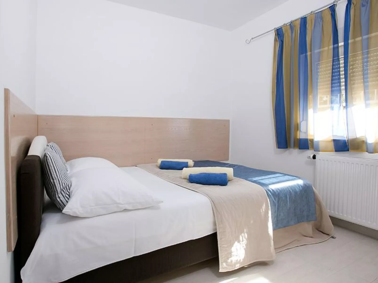 Mélanie im Erdgeschoss einer Villa in Strandnähe-Binnen