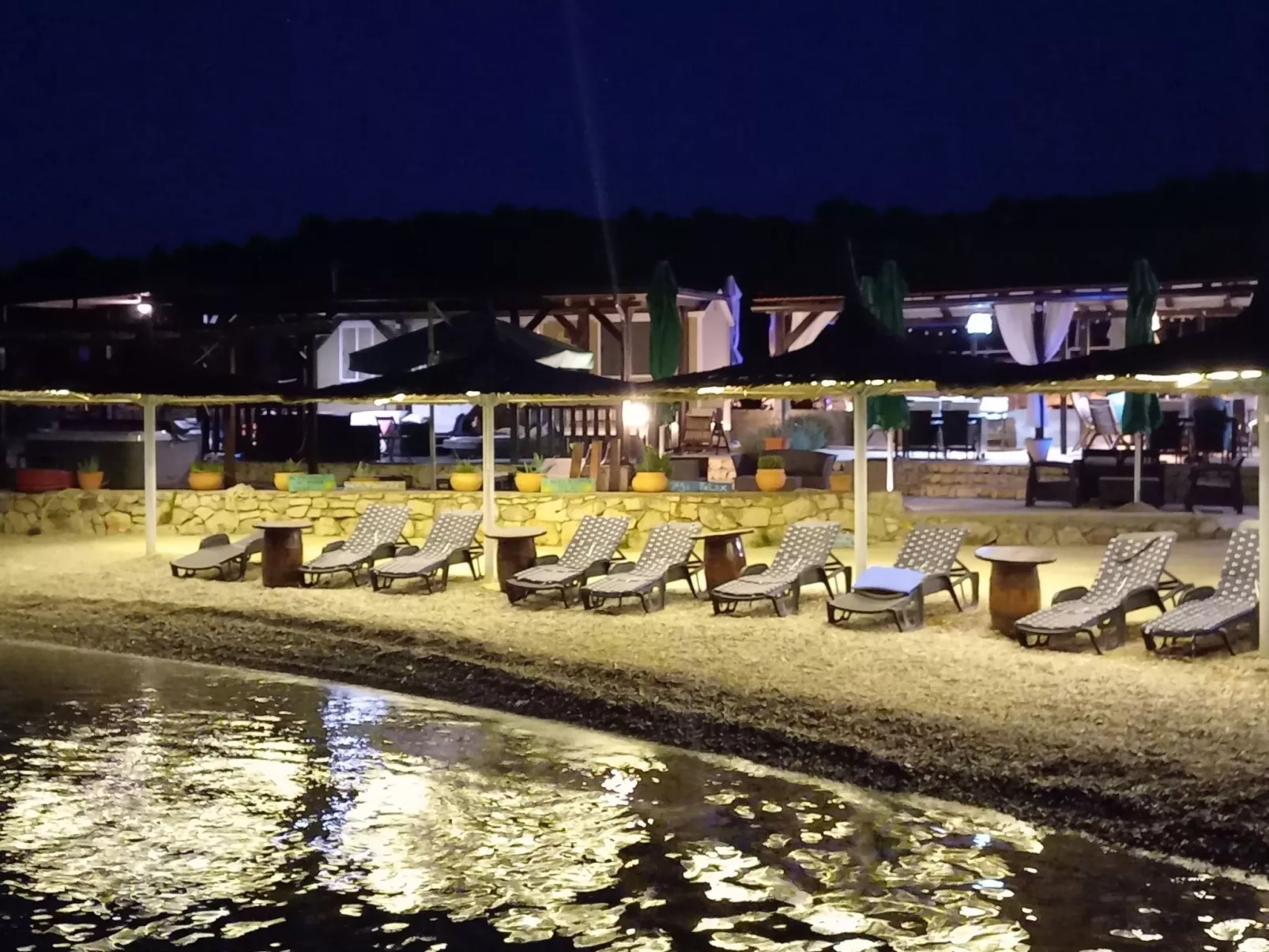 Strandhaus Sofia - Ferienanlage Bain, Žut - Kornati-Buiten