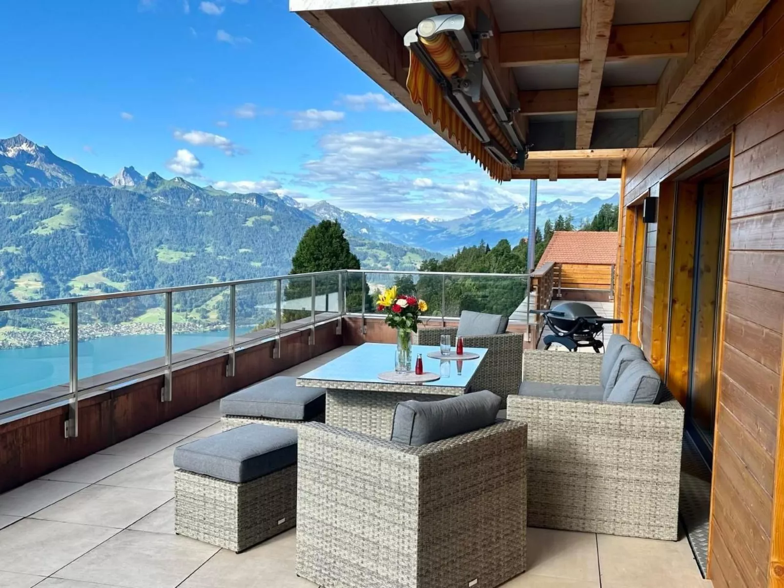 Panorama-Beatenberg-Binnen