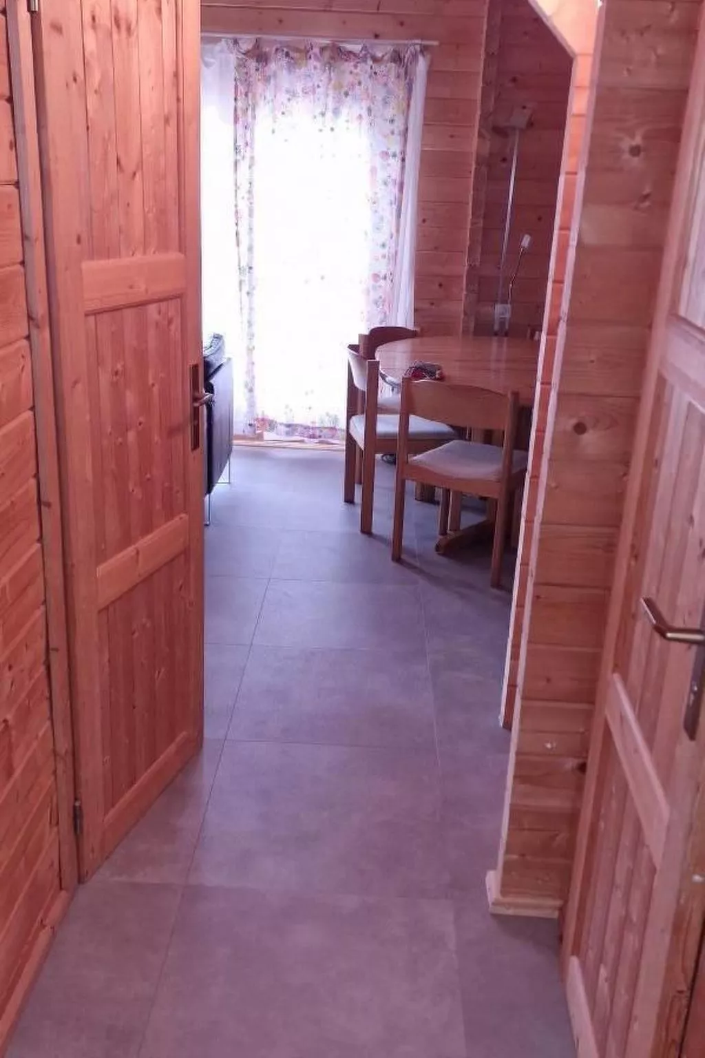 Chalet/ Blockhaus auf Camping-Binnen