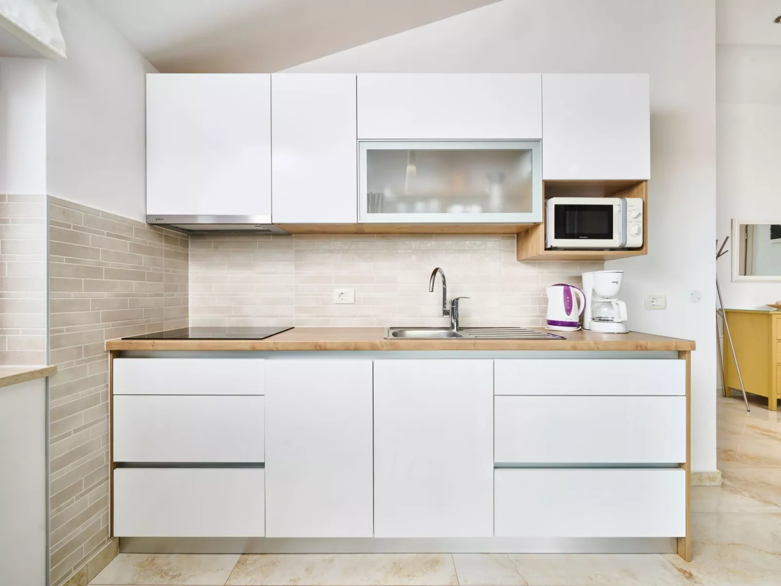 App für bis zu 6 Personen.-Binnen