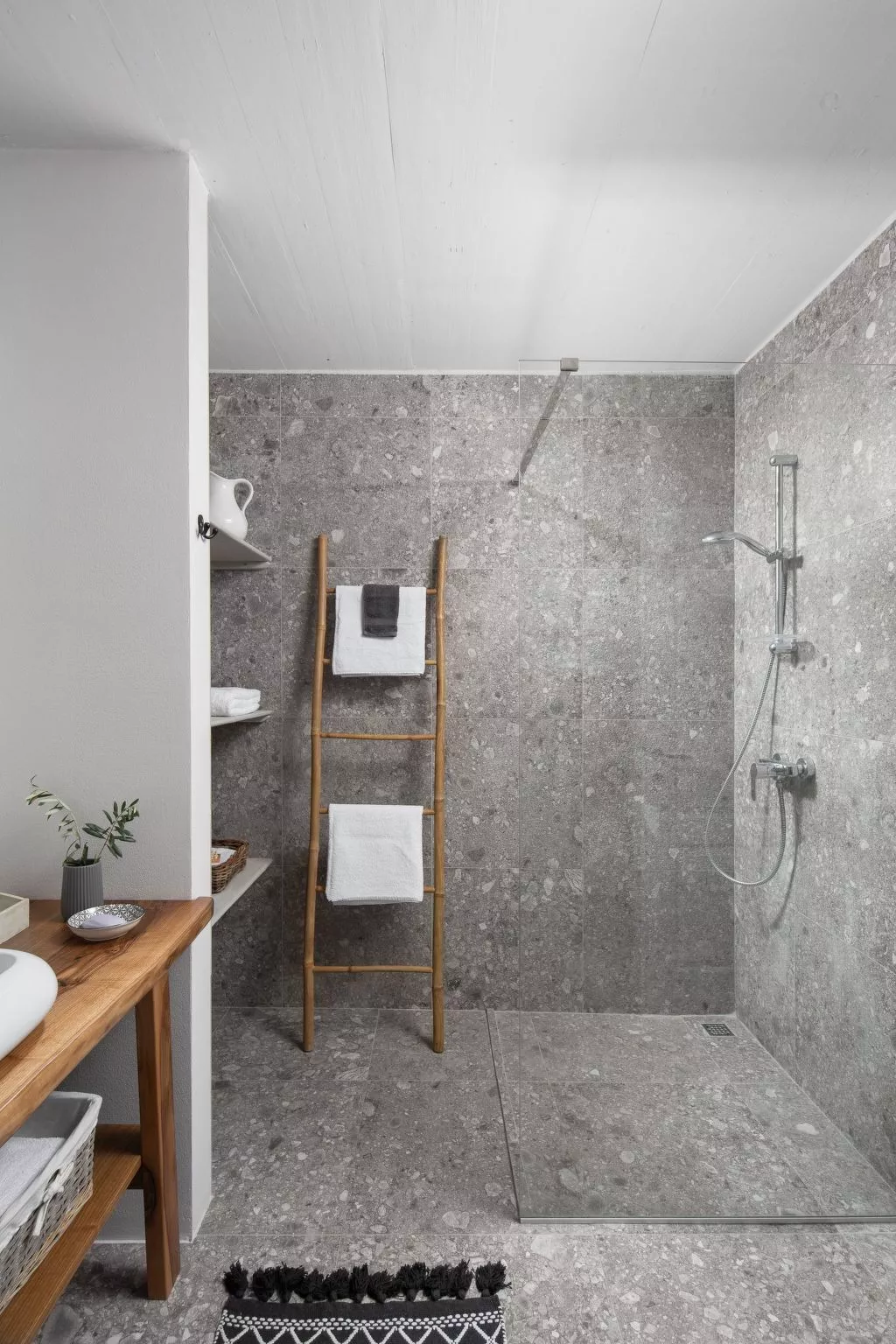 Mit eigenem Pool-Binnen