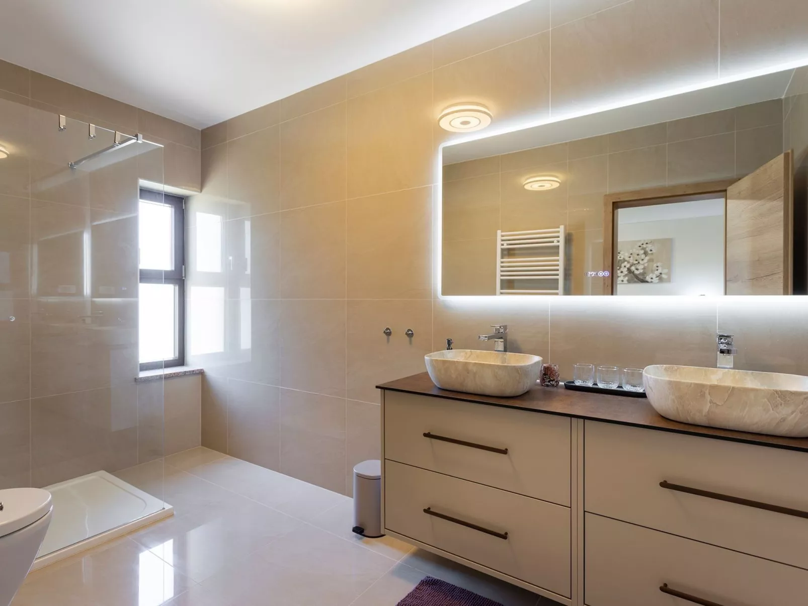 "Luxuriöse App. mit Pool"-Binnen