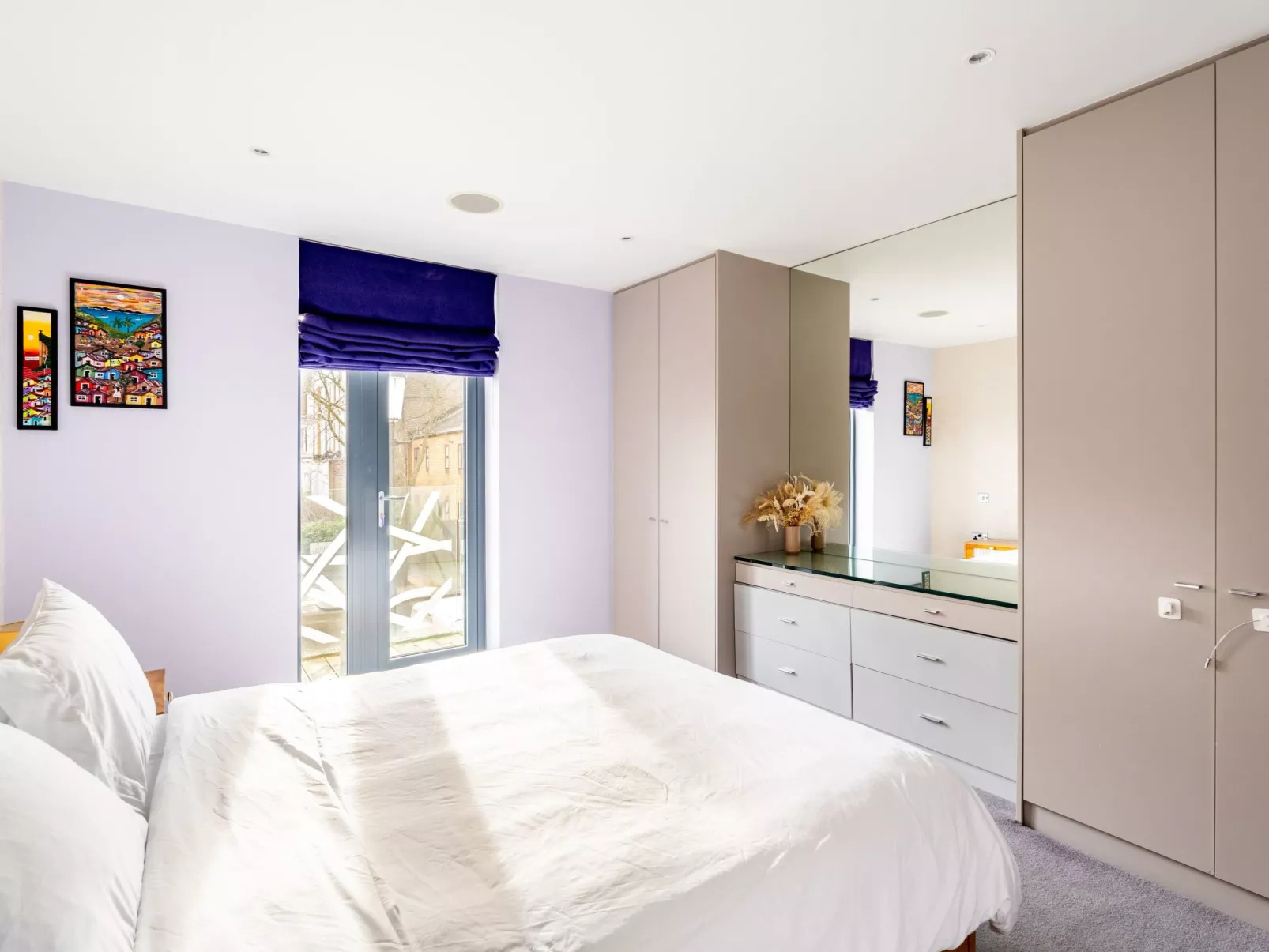 Moderne und stilvolle Wohnung mit eigenem Bad in der Nähe von Notting Hill und-Binnen