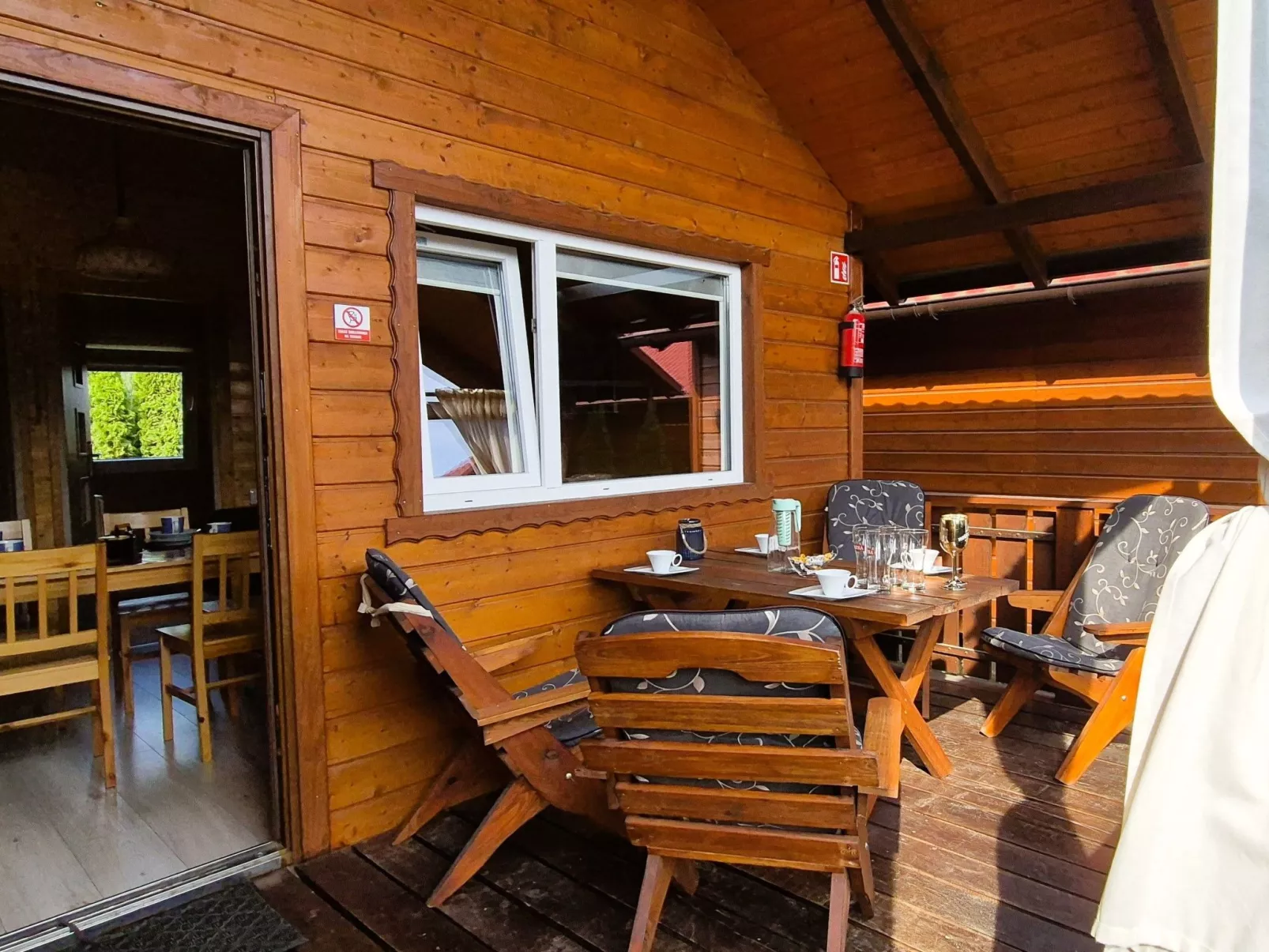 "New 5" mit Infinity-Pool-Buiten