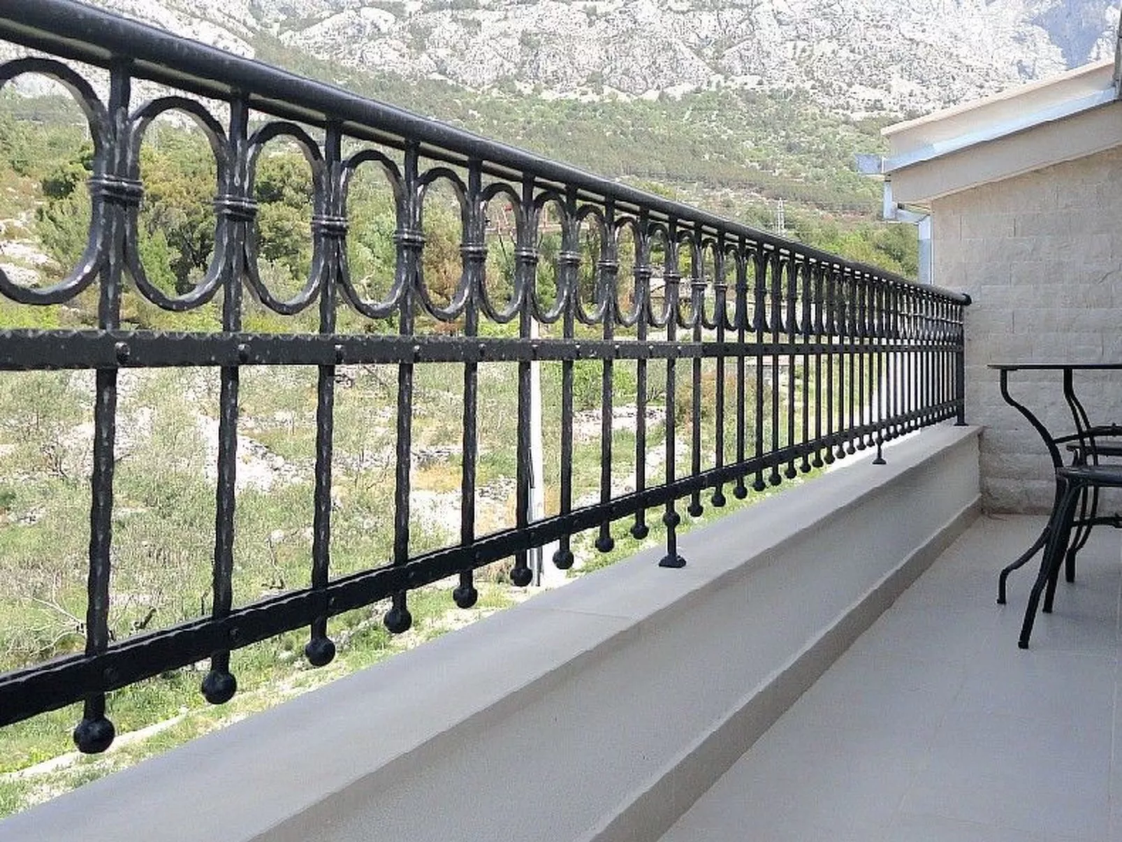 In Baška Voda - Image-tags.info