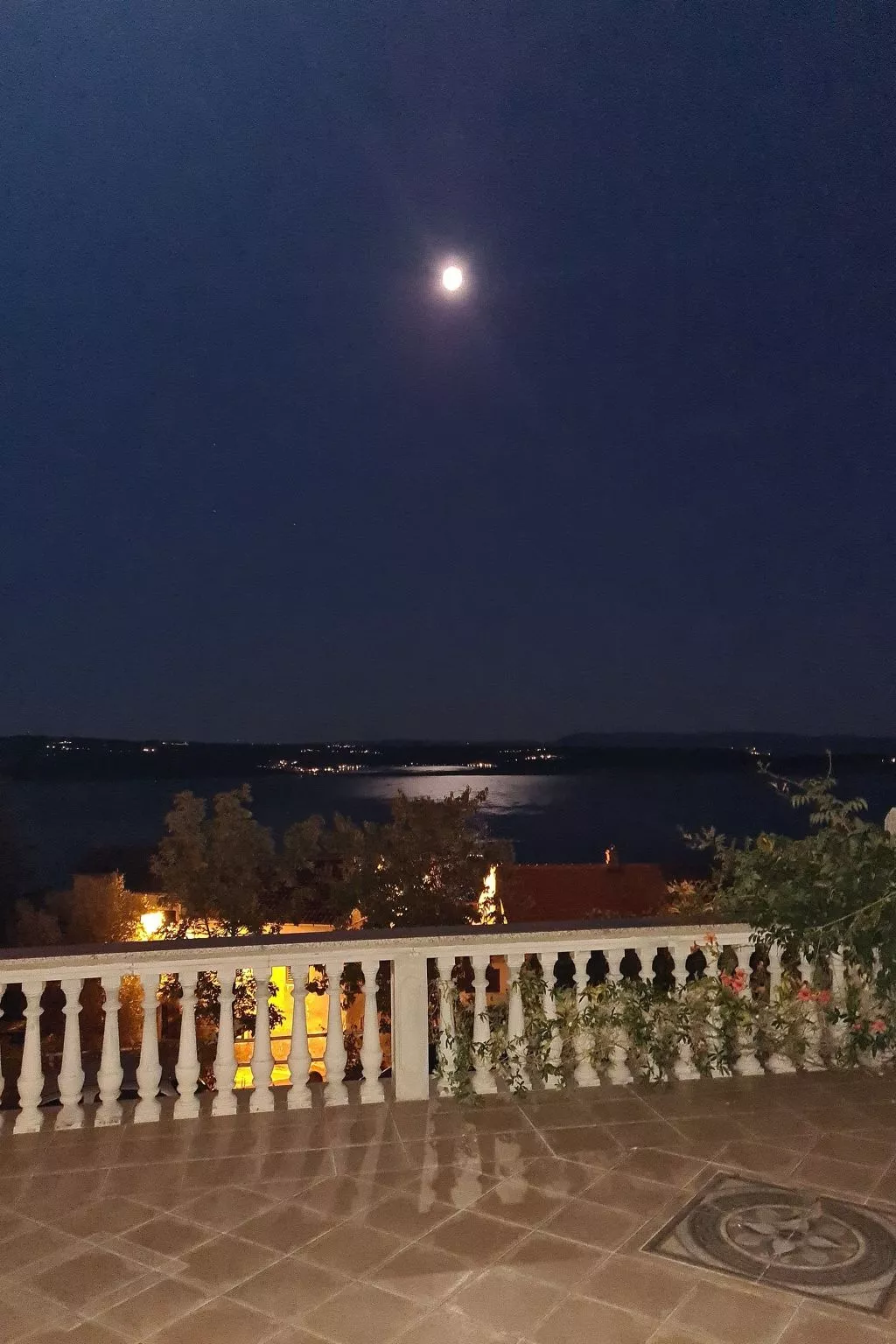 Haus La Dostana-Buiten