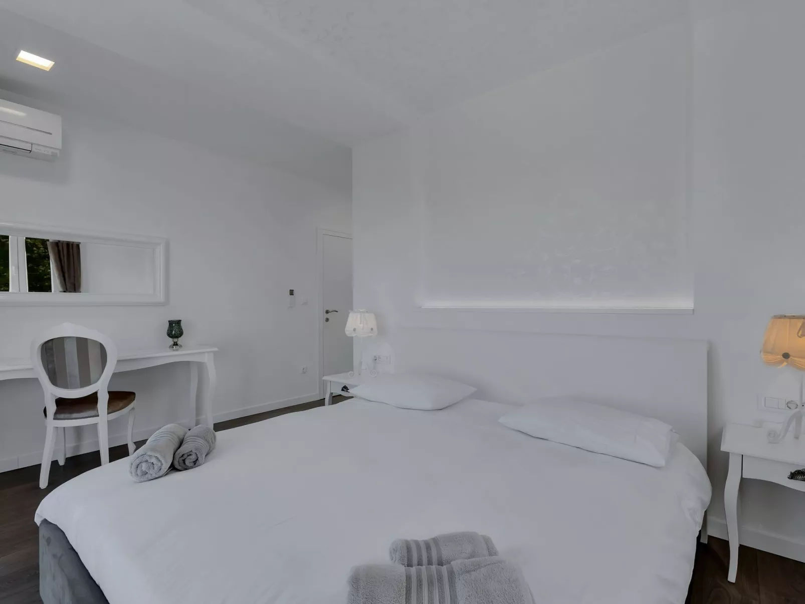 Mit Privatpool für 8 Personen  + 2 Kinder ca. 450 m&sup2; in Bast, Dalmatien (G-Binnen