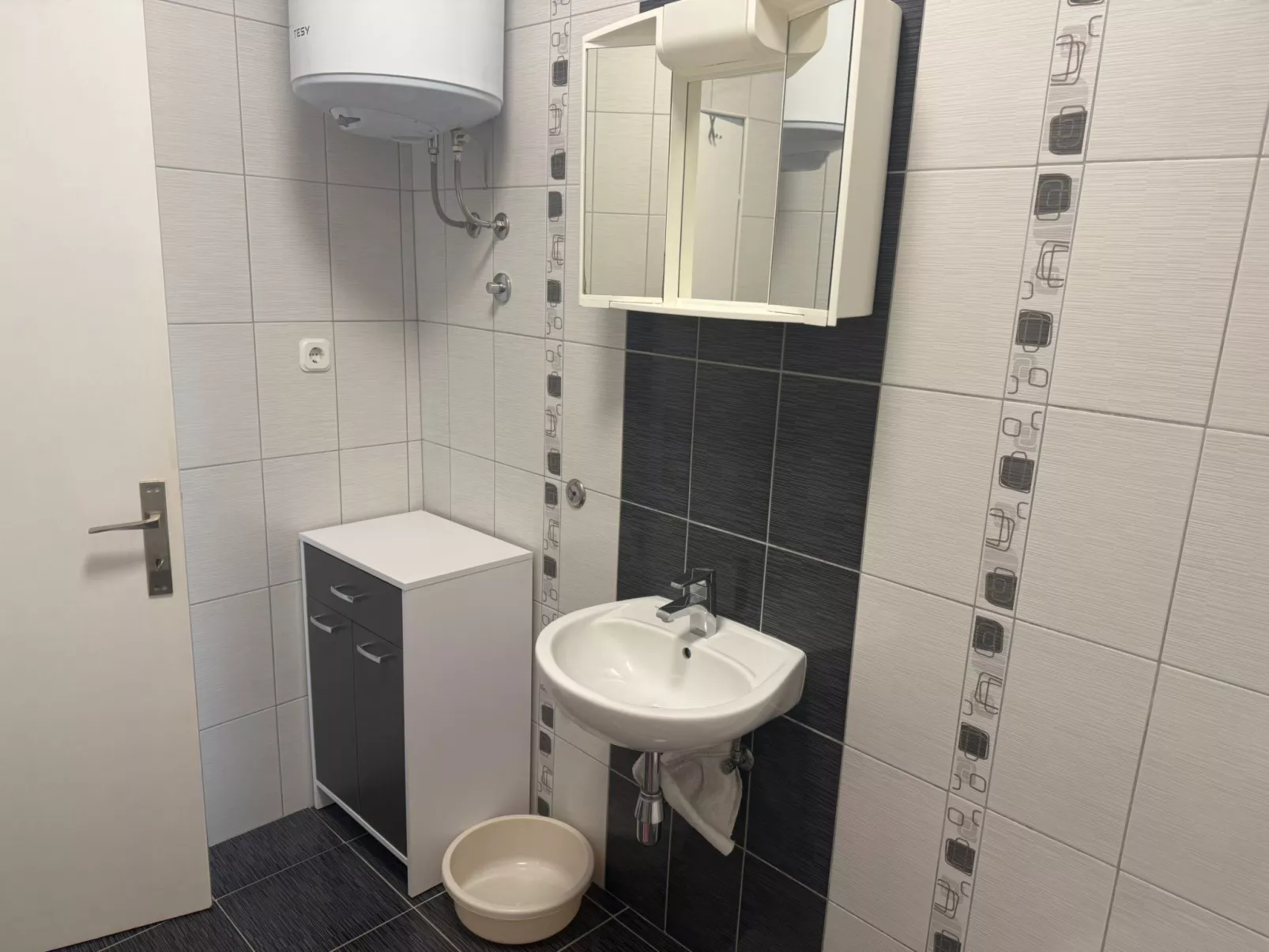 Appartement mit überdachter Terrasse-Image-tags.info