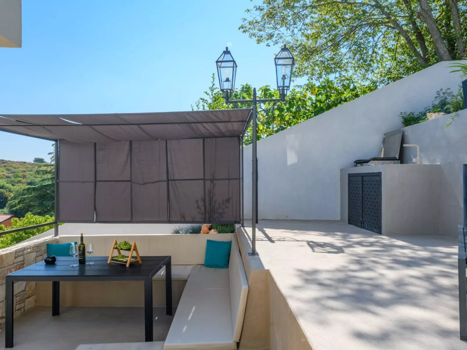 In Vintijan mit Privatem Pool-Buiten