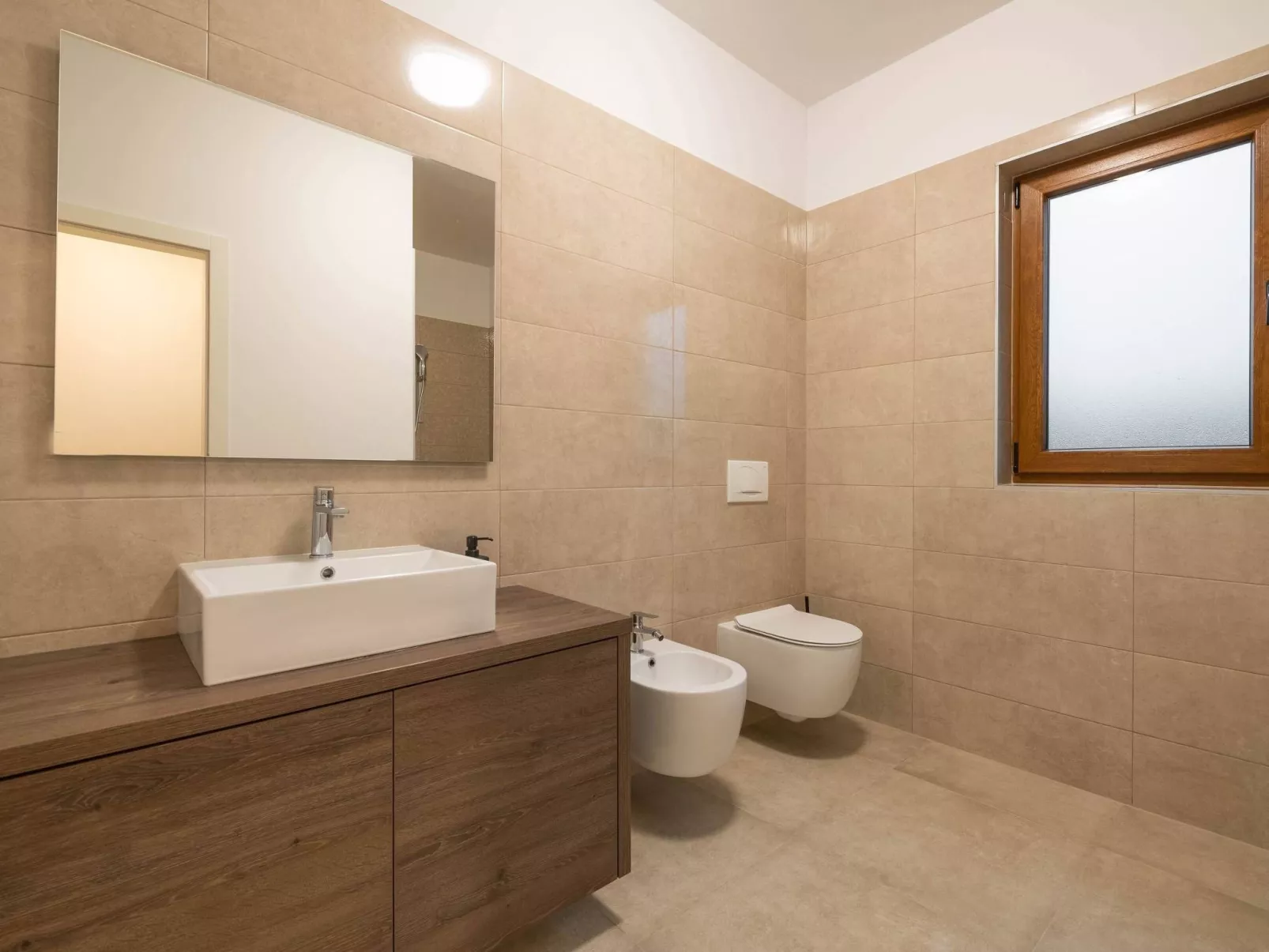 Luca-Image-tags.info