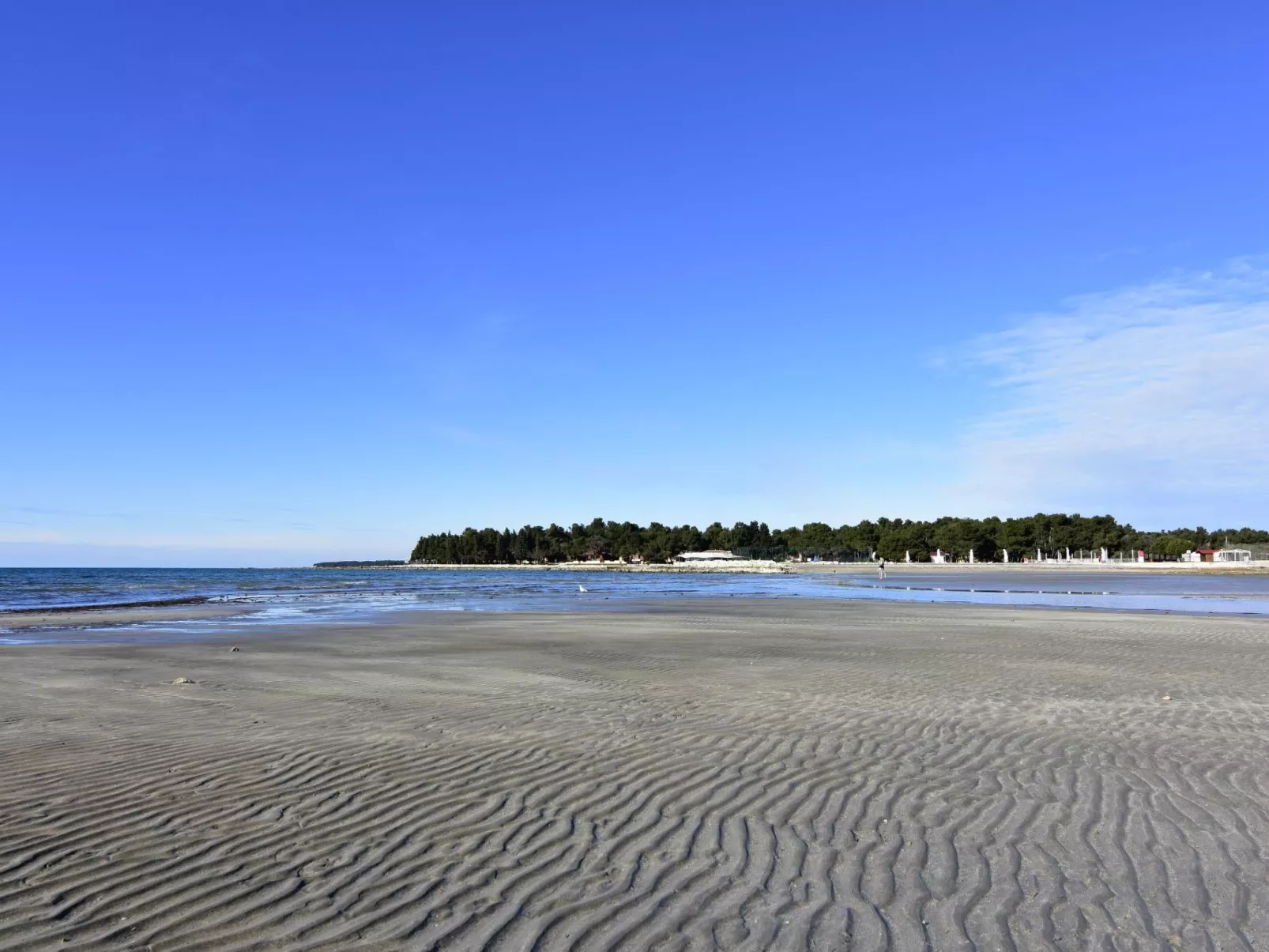 Apartment Nika 3 Umag mit Pool und Whirlpool 400 Meter vom Strand entfernt-Buiten