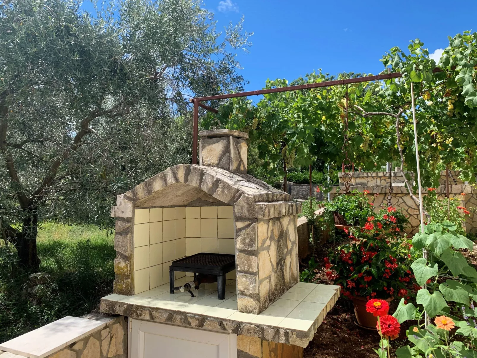 Apartment Nevenka-Buiten