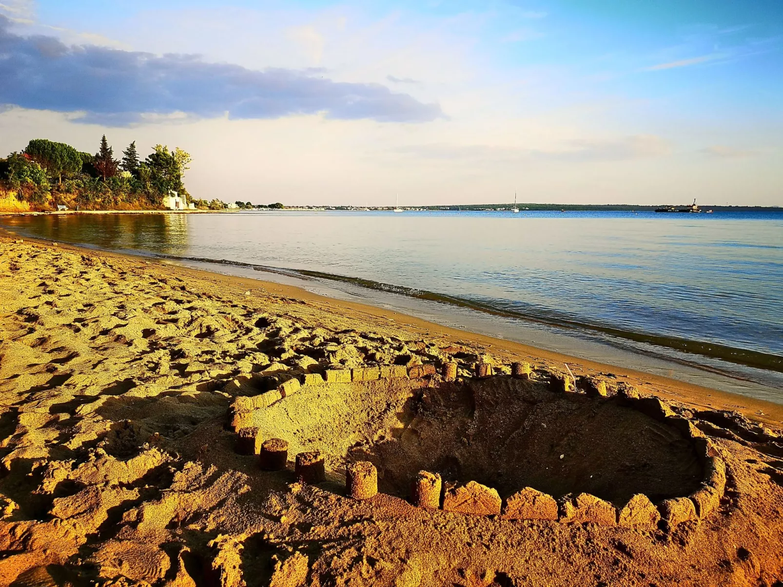 Erdgeschoss-Ferienwohnung mit Garten und Pool-Buiten