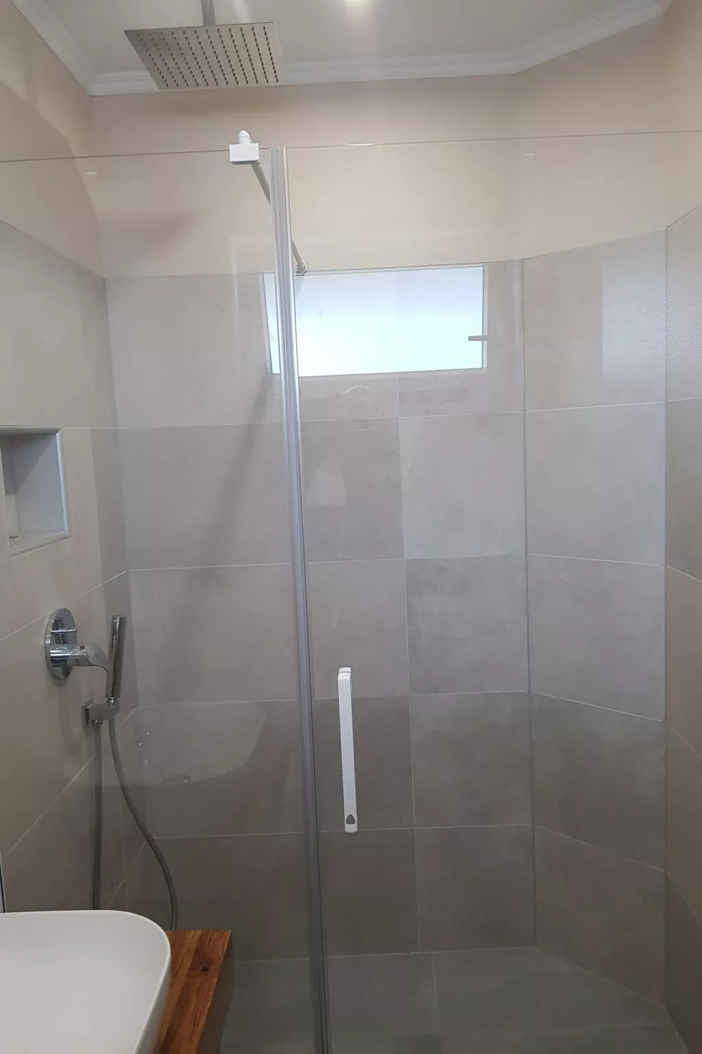 Mit privatem Pool in Ruhiger lage.-Binnen