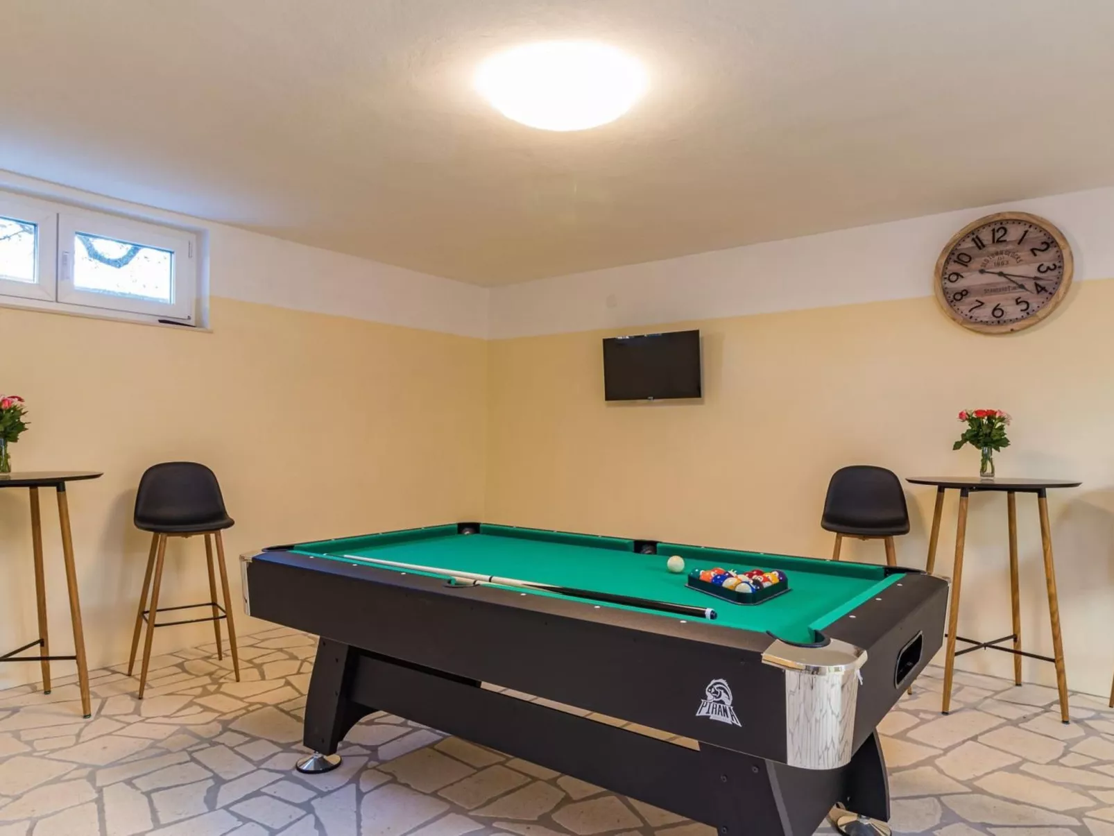 Ferienvilla "Villa Berg" mit privatem Pool-Binnen