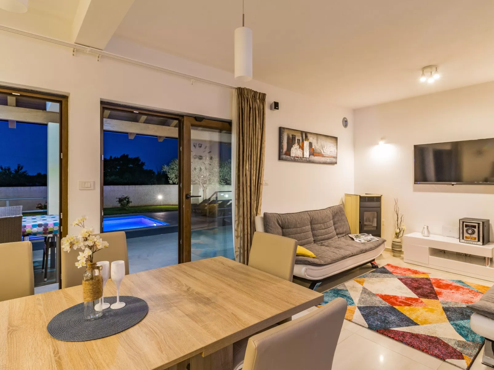 In Juršići mit Privatem Pool-Binnen