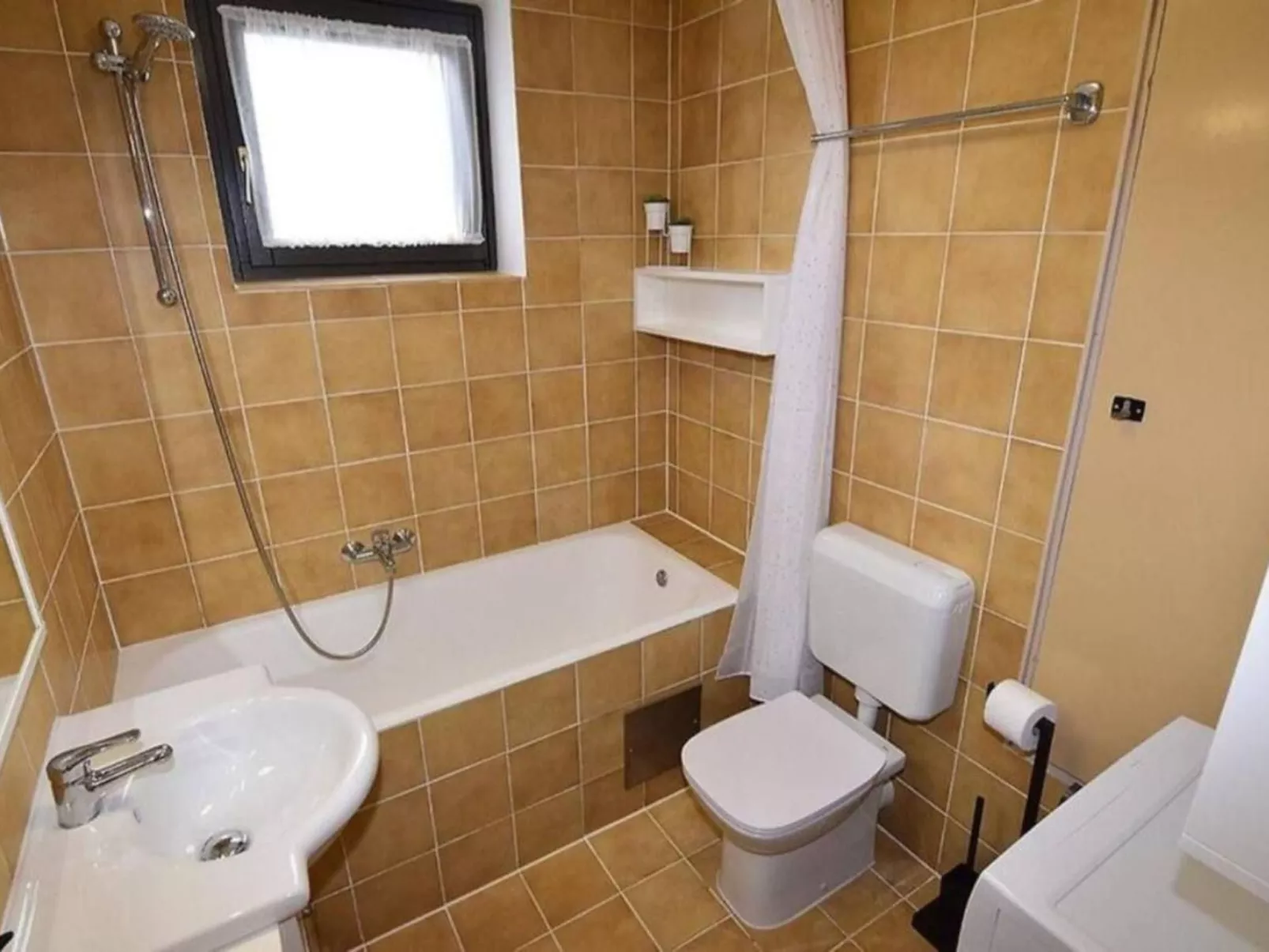 Modern eingerichtete Wohnung in der Nähe des Strandes...-Image-tags.info