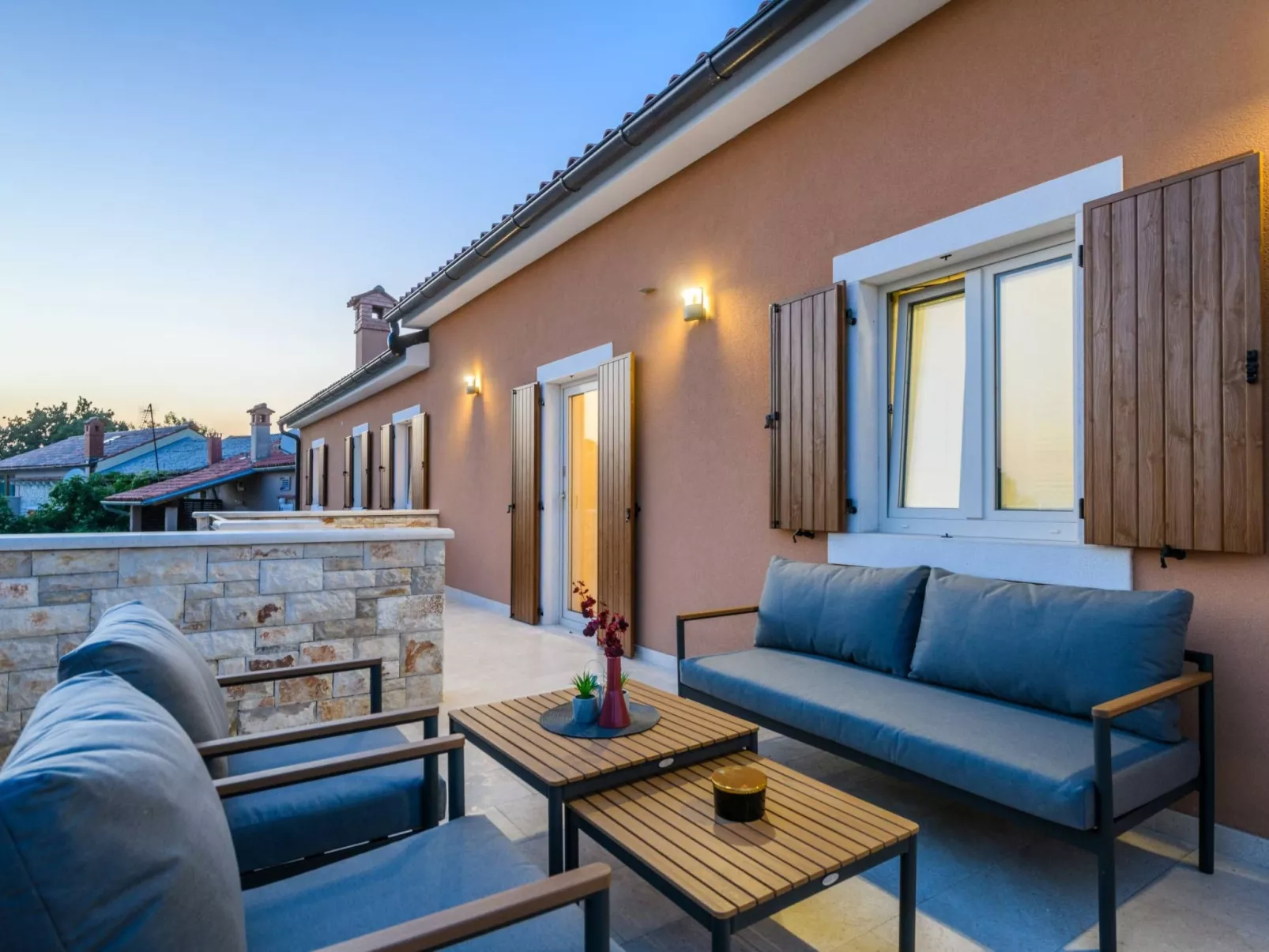 Villa Grande, klimatisiert und mit Pool in Jursici-Binnen