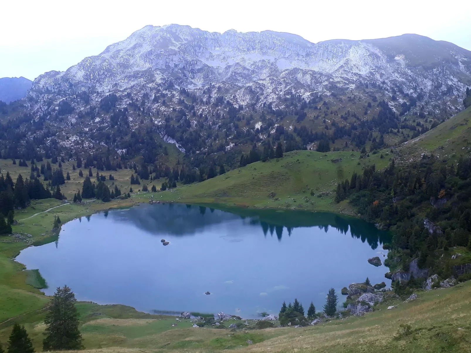Mit Bergpanorama-Buiten