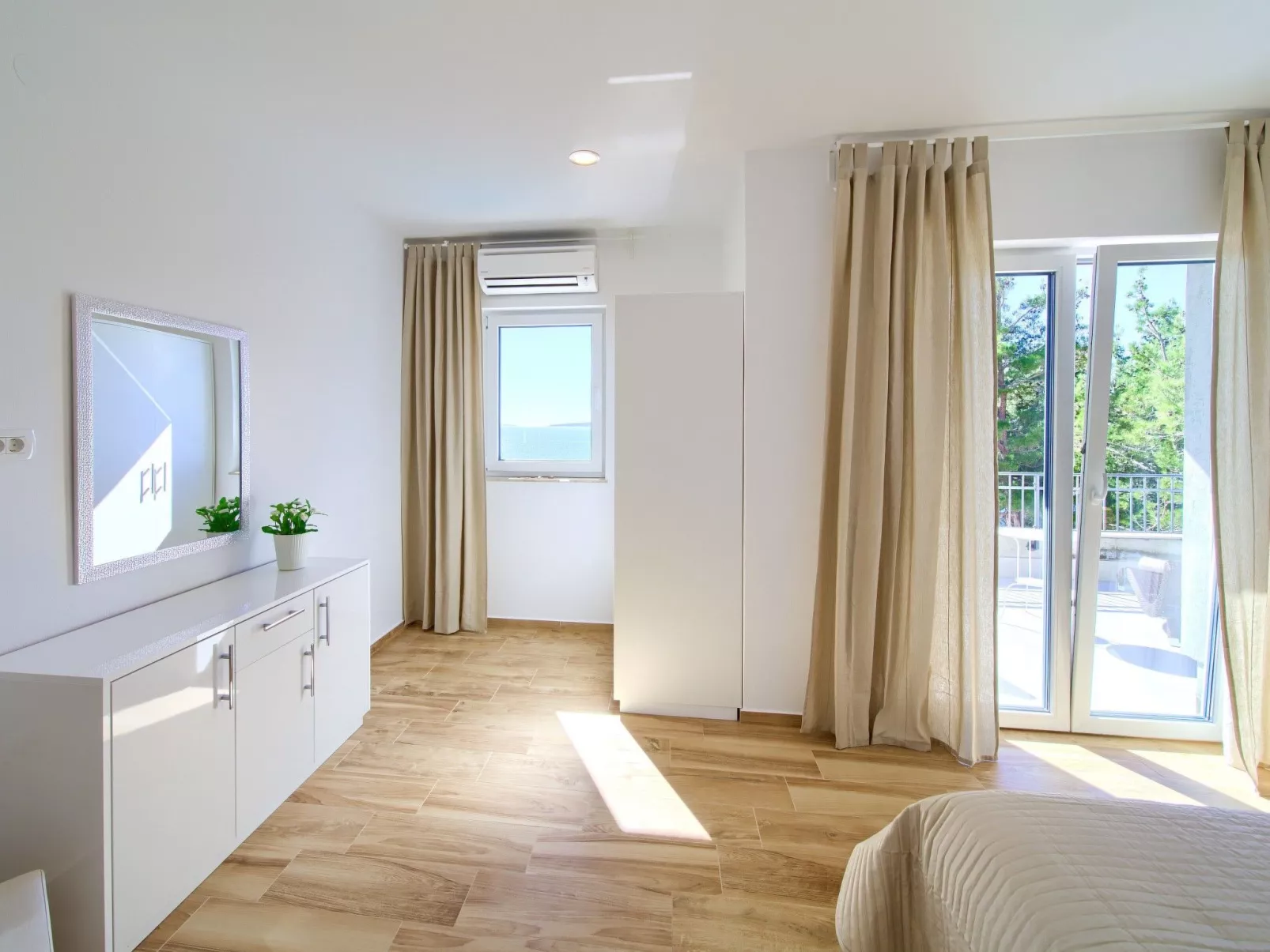 Geräumige, luxuriöse 5*-Ferienvilla mit Meerblick, eigenem Pool und großer Terr-Image-tags.info