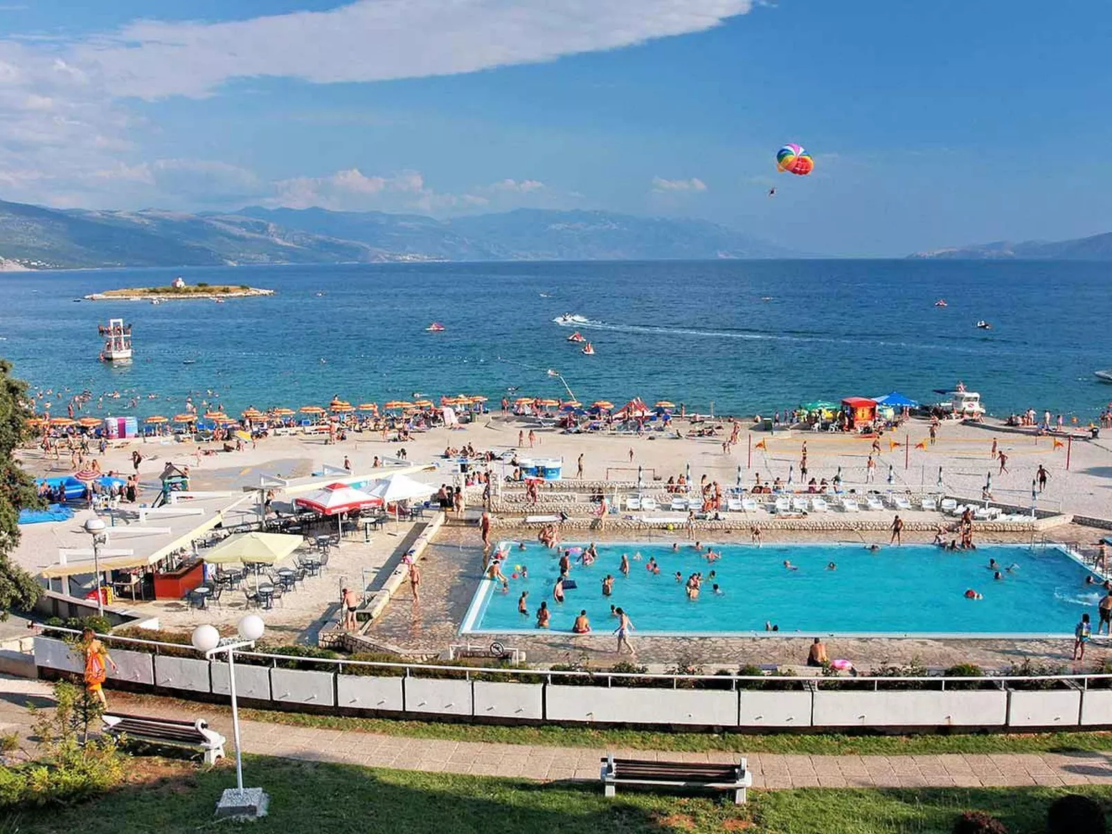 "Adriana" mit Blick auf das Wasser-Buiten