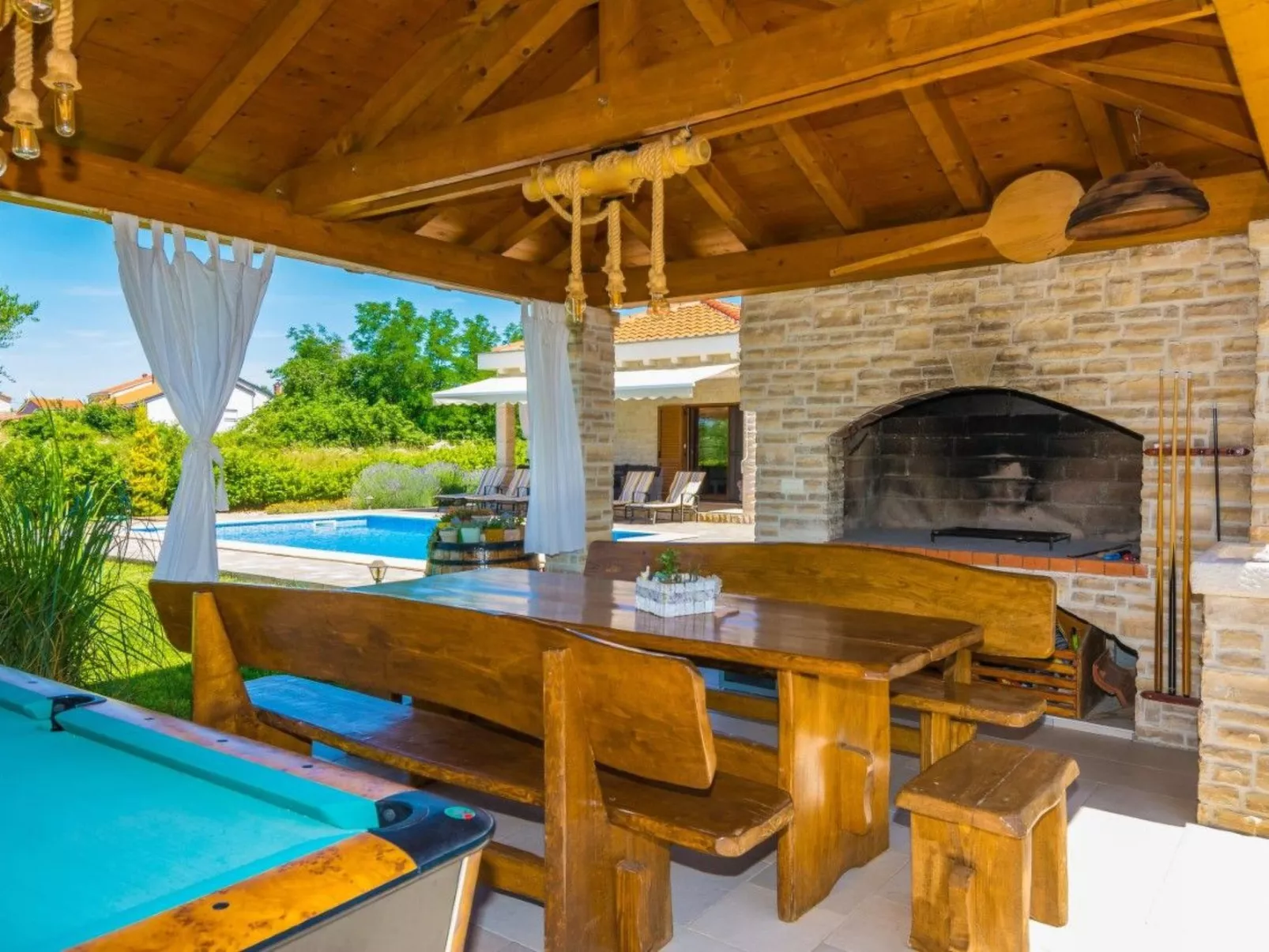 Villa Mia mit beheiztem Pool -von TA Leut Agency-Buiten