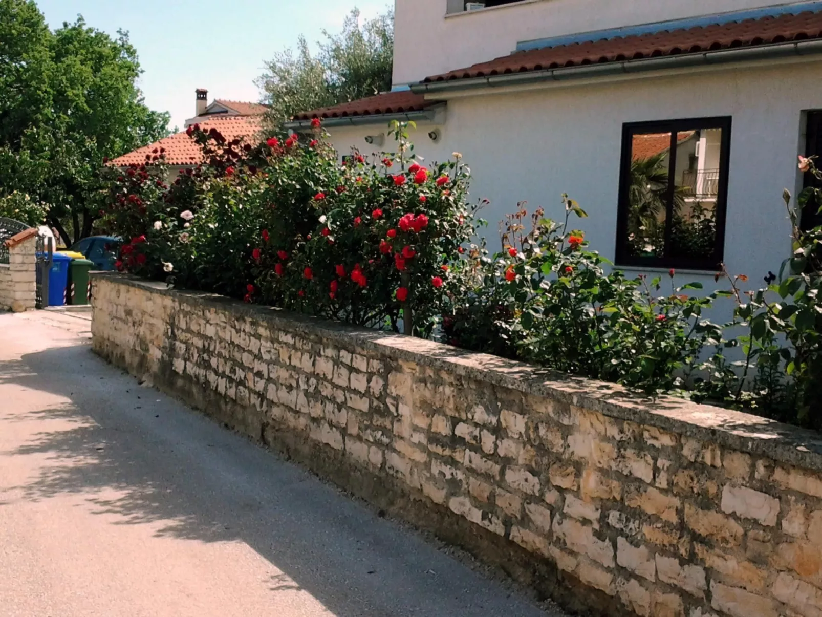"Gemütlicher Garten" mit Terrasse-Buiten