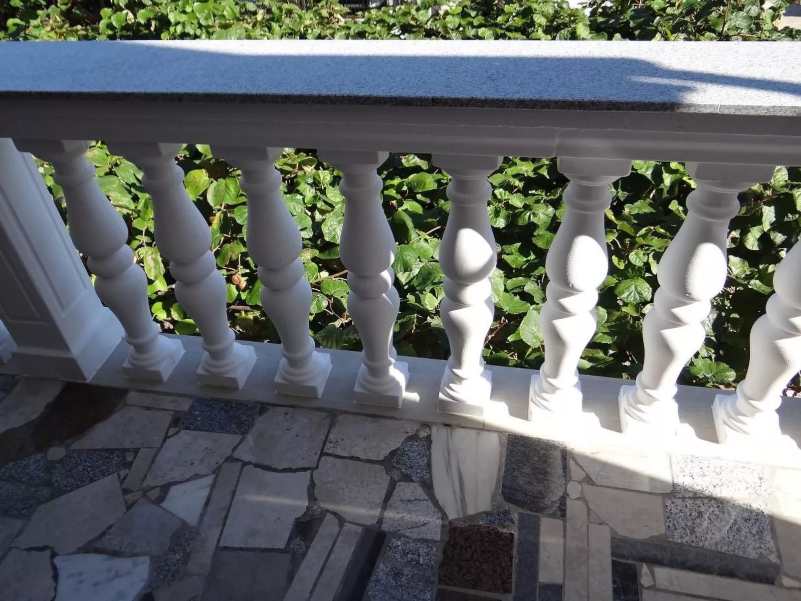 Appartement mit Balkon-Buiten