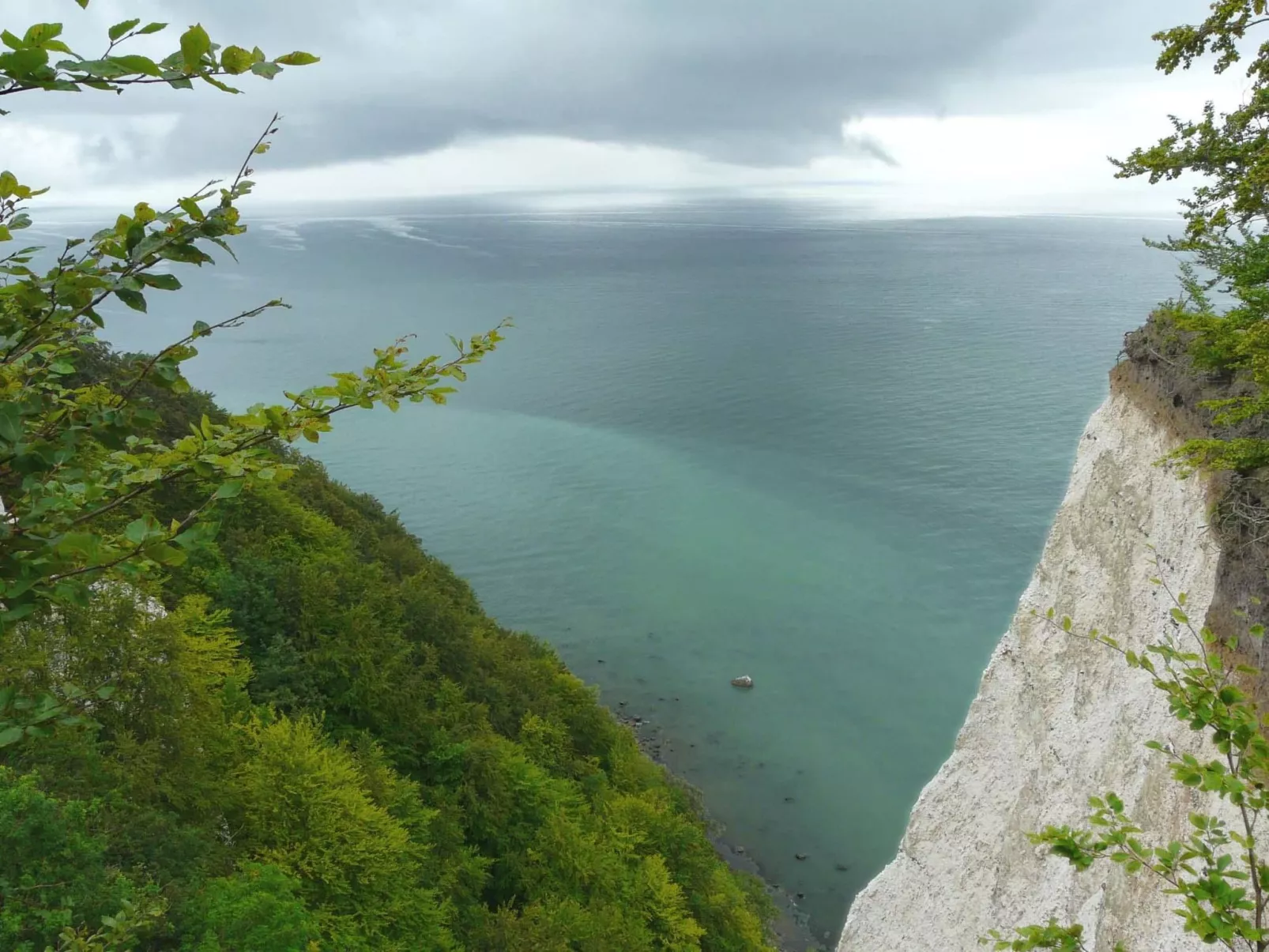 Komfort Ferienhaus mit Sauna und Kamin, auf großem Waldgrundstück, in absoluter-Buiten