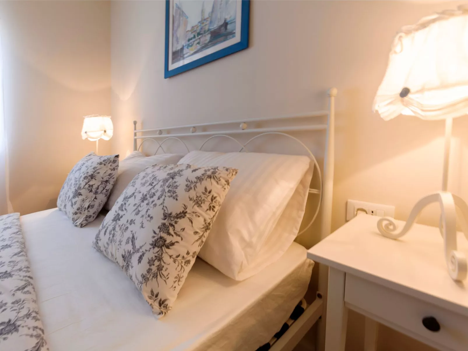 Luxuriöse Steinvilla mit privatem Swimmingpool und herrlichem Meerblick-Binnen