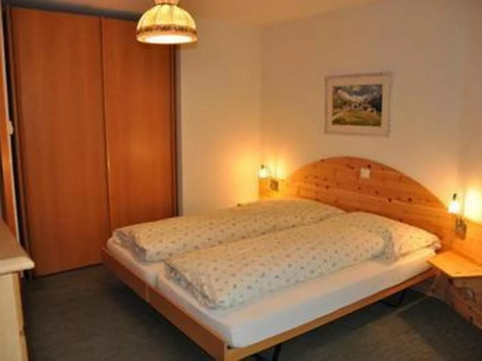 Chesa Sunasain V8-Binnen