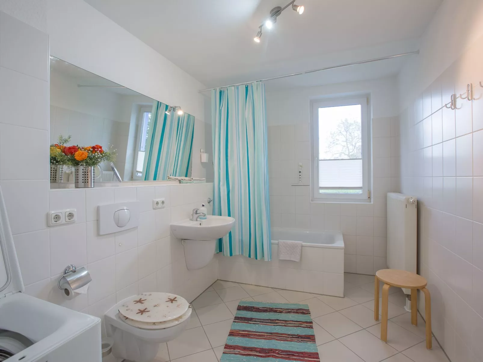  in Stadtrandlage mit guter Anbindung, sowie eigener Terrasse und Garten-Binnen