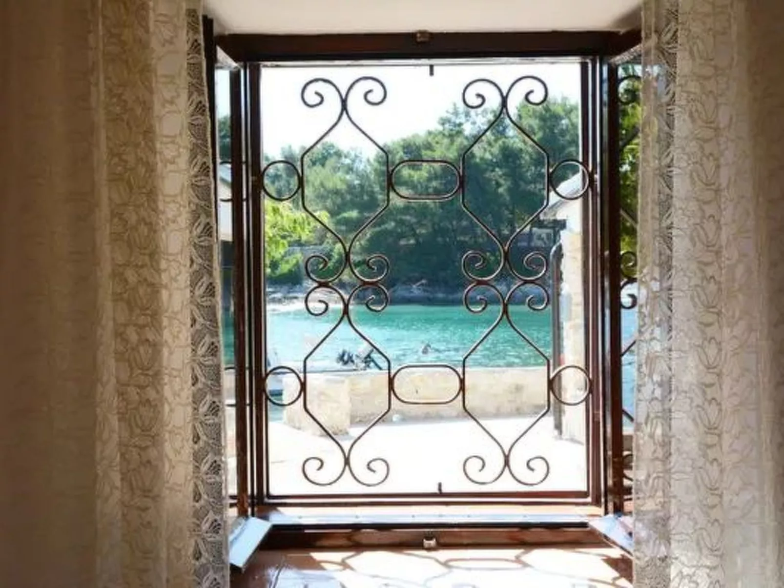 Wohnung "Punta Blue" mit Blick auf das Wasser-Buiten