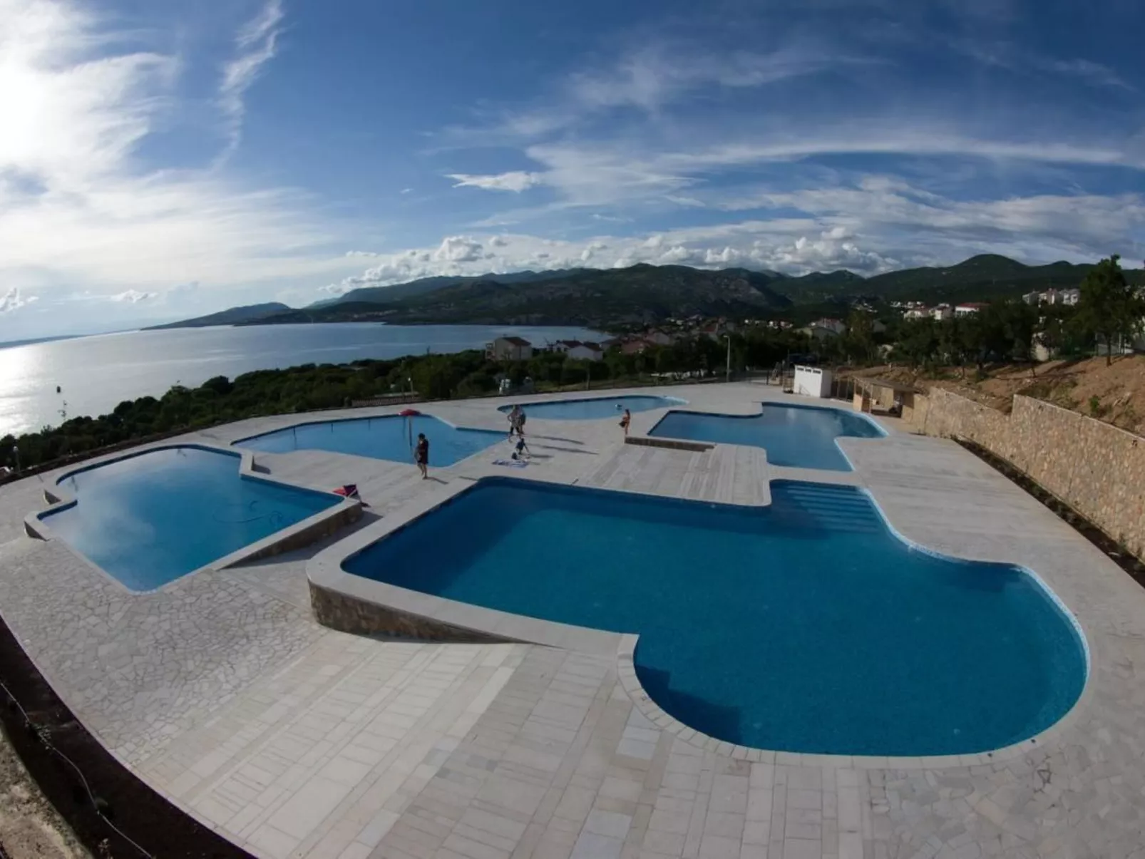 Mobilheim "Queen Campagna" mit gemeinschaftlichem Pool-Buiten