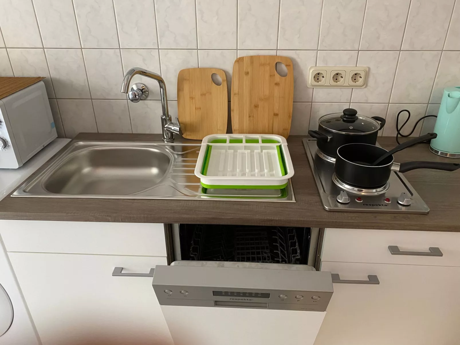 Grüne Oase neben Duisburg Hbf-Binnen