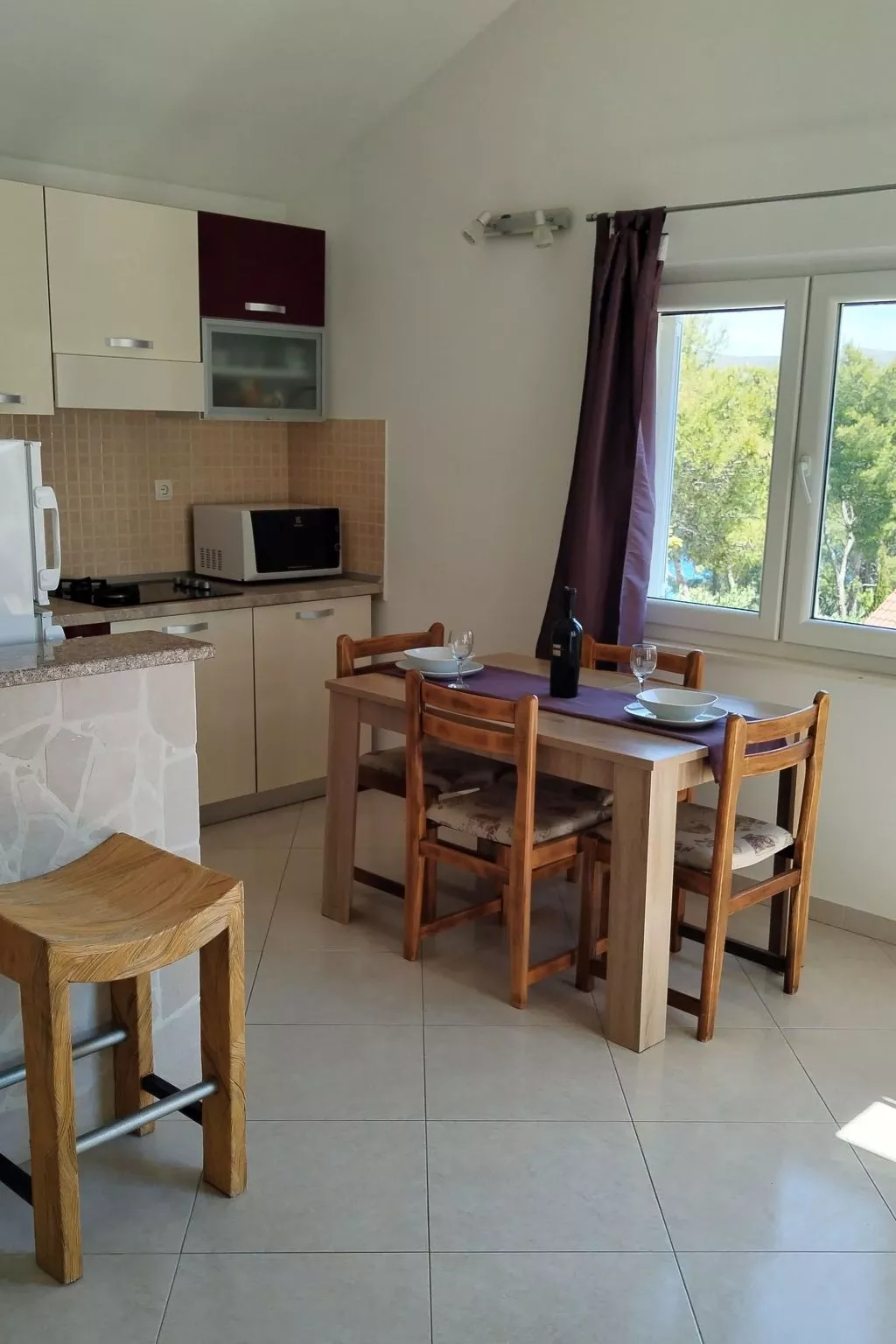 "Lile" mit Blick auf das Wasser-Binnen