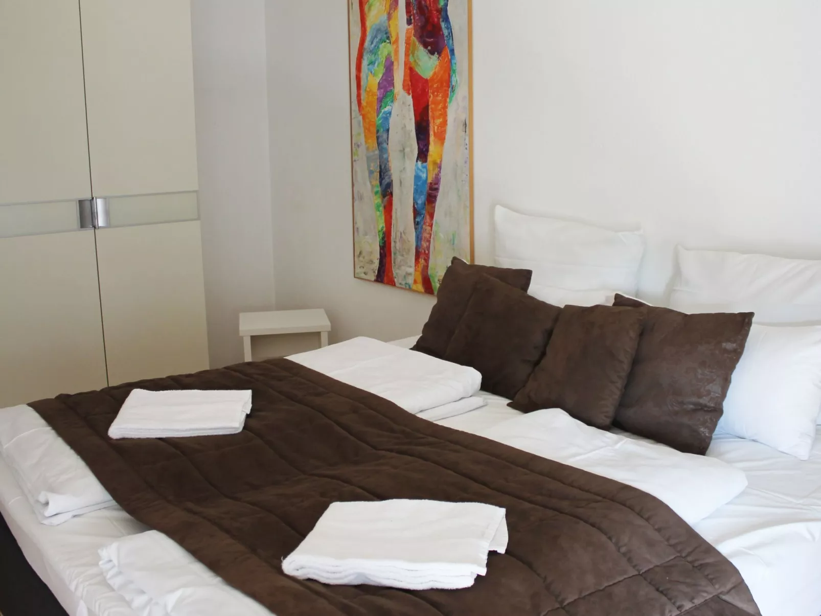 River Residence Regensburg, großzügige Wohnung für bis zu 3 Personen-Binnen