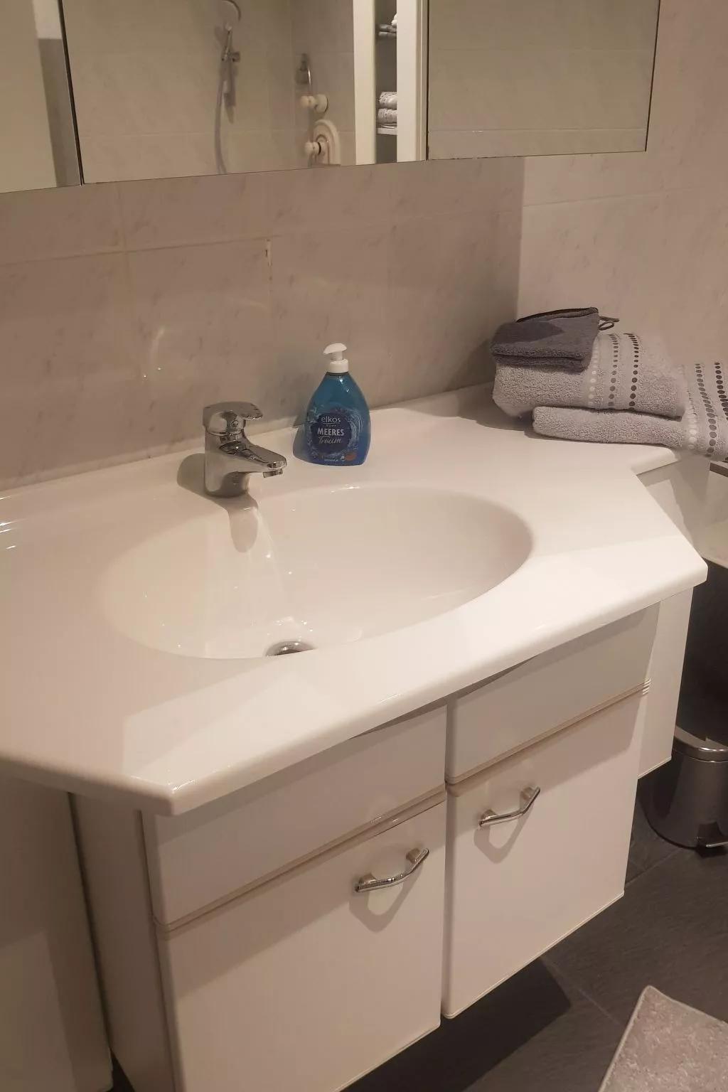 Private Ferienwohnung in Nordenham mit großem Garten-Binnen