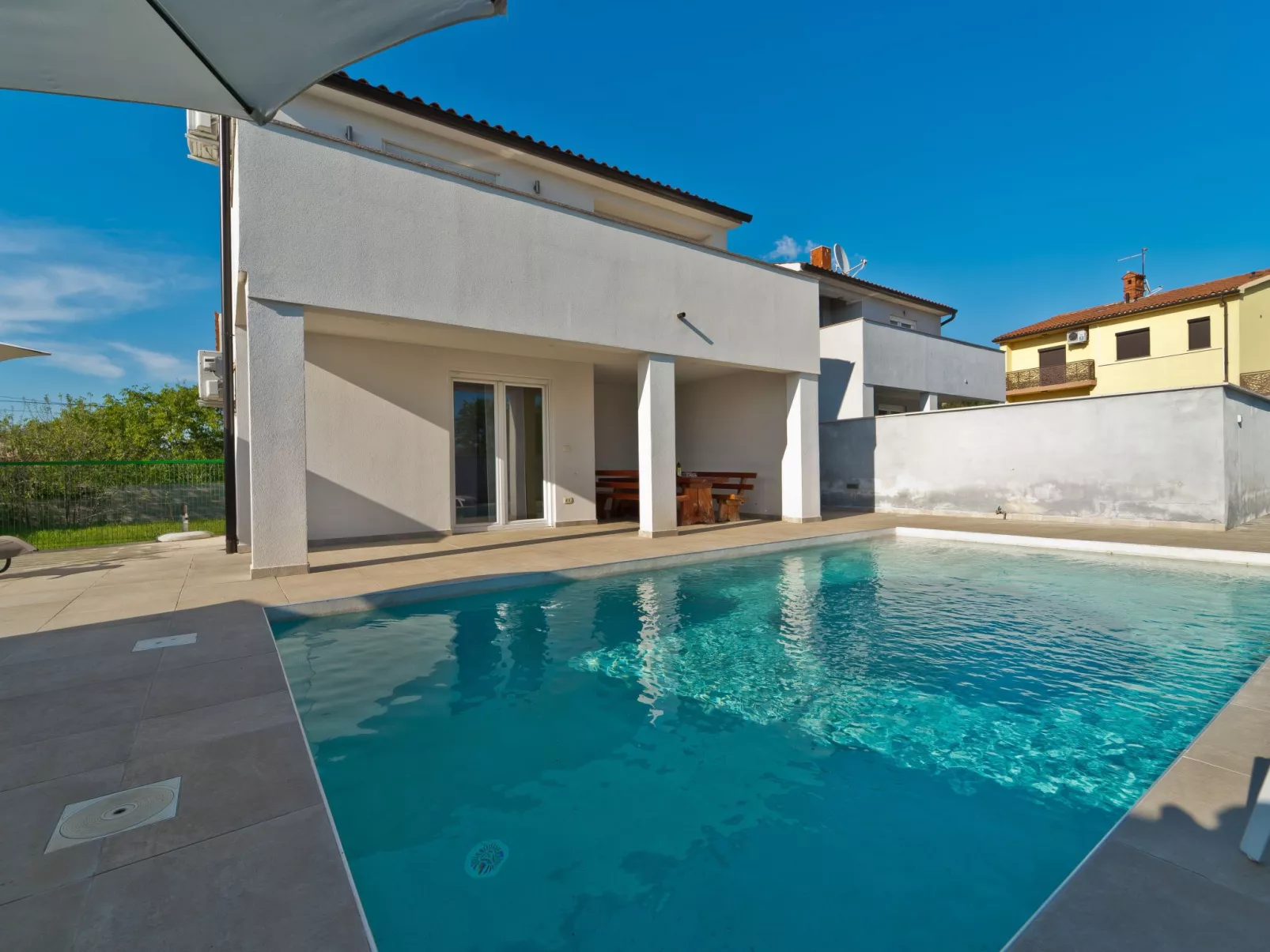 Luka mit Pool, gelegen in Pula-Image-tags.info