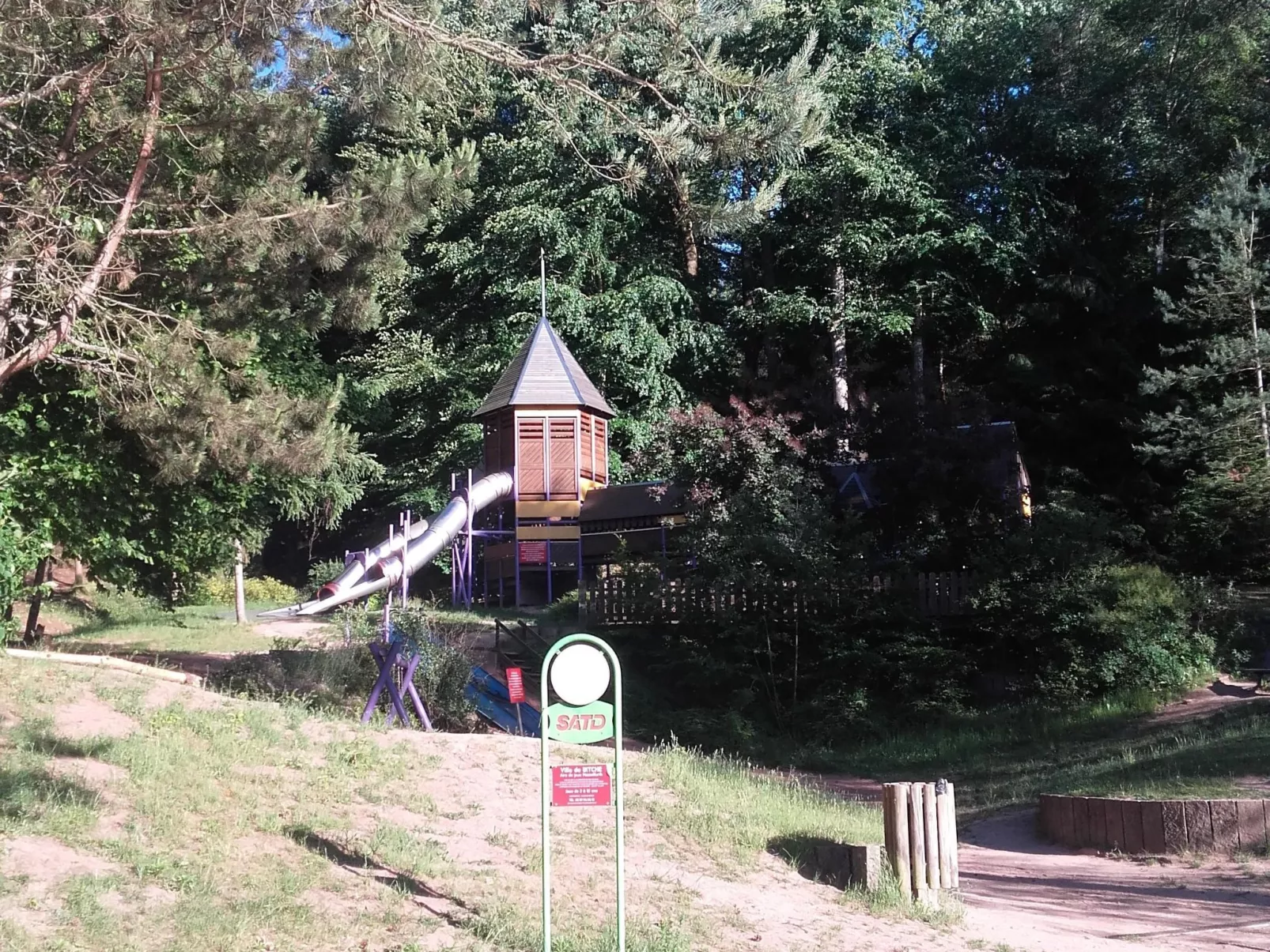 LES BRIMBELLES-Buiten